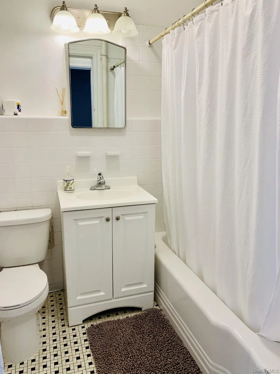 29-07 35th Avenue, New York, NY, 3 Bedrooms Bedrooms, 5 Rooms Rooms,2 BathroomsBathrooms,Residential Lease,For Rent,35th,0,1005535 29-07 35th Avenue, New York, NY, 3 Bedrooms Bedrooms, 5 Rooms Rooms,2 BathroomsBathrooms,Residential Lease,For Rent,35th,0,1005535