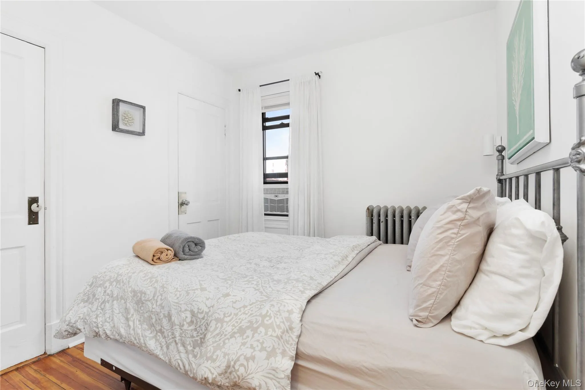 29-07 35th Avenue, New York, NY, 3 Bedrooms Bedrooms, 5 Rooms Rooms,2 BathroomsBathrooms,Residential Lease,For Rent,35th,0,1005535 29-07 35th Avenue, New York, NY, 3 Bedrooms Bedrooms, 5 Rooms Rooms,2 BathroomsBathrooms,Residential Lease,For Rent,35th,0,1005535