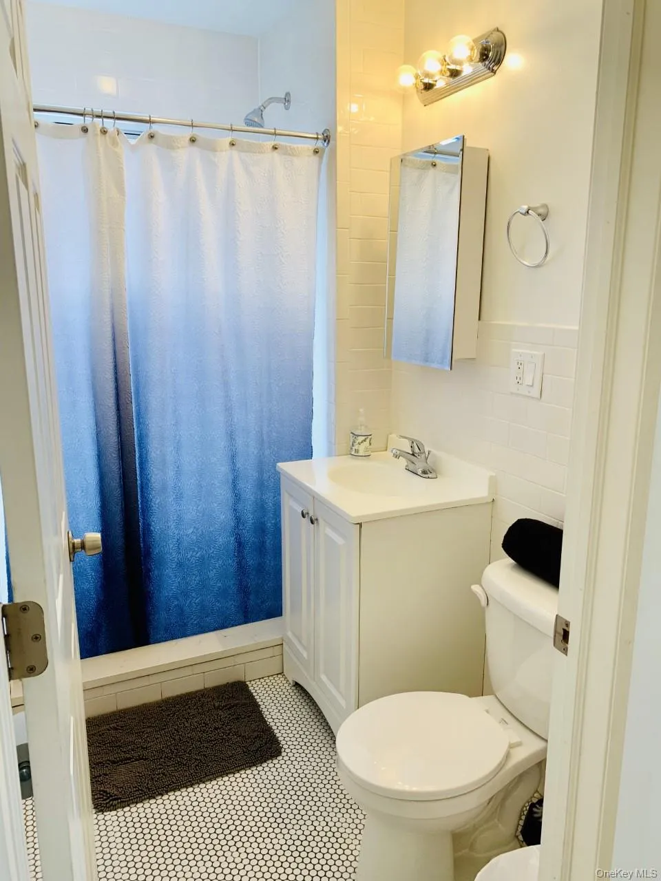 29-07 35th Avenue, New York, NY, 3 Bedrooms Bedrooms, 5 Rooms Rooms,2 BathroomsBathrooms,Residential Lease,For Rent,35th,0,1005535 29-07 35th Avenue, New York, NY, 3 Bedrooms Bedrooms, 5 Rooms Rooms,2 BathroomsBathrooms,Residential Lease,For Rent,35th,0,1005535