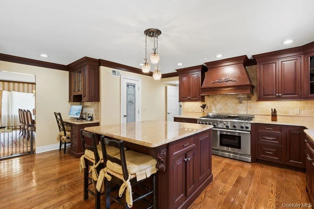 119 Plainview Road, Oyster Bay, NY, 6 Bedrooms Bedrooms, 12 Rooms Rooms,4 BathroomsBathrooms,Residential,For Rent,Plainview,0,1005538 119 Plainview Road, Oyster Bay, NY, 6 Bedrooms Bedrooms, 12 Rooms Rooms,4 BathroomsBathrooms,Residential,For Rent,Plainview,0,1005538