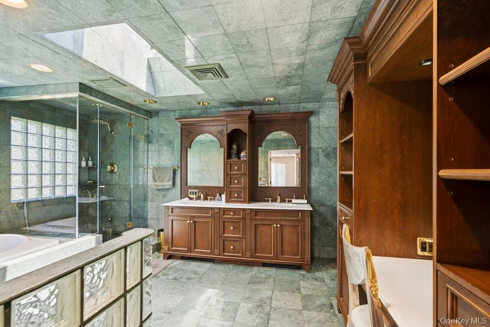 119 Plainview Road, Oyster Bay, NY, 6 Bedrooms Bedrooms, 12 Rooms Rooms,4 BathroomsBathrooms,Residential,For Rent,Plainview,0,1005538 119 Plainview Road, Oyster Bay, NY, 6 Bedrooms Bedrooms, 12 Rooms Rooms,4 BathroomsBathrooms,Residential,For Rent,Plainview,0,1005538
