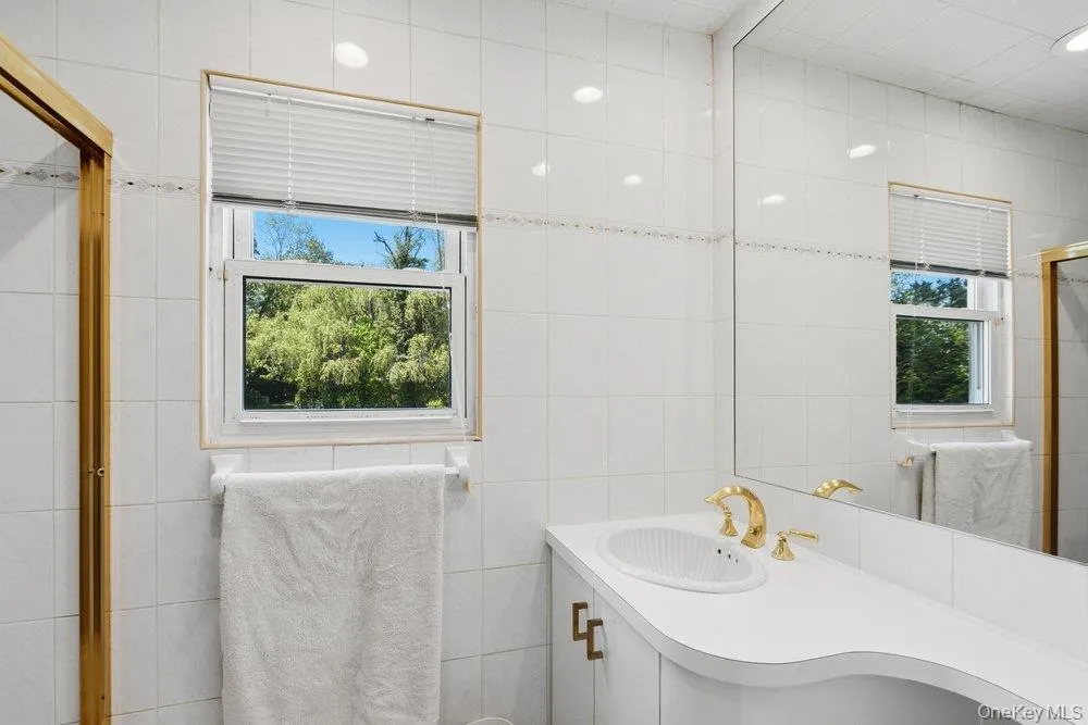119 Plainview Road, Oyster Bay, NY, 6 Bedrooms Bedrooms, 12 Rooms Rooms,4 BathroomsBathrooms,Residential,For Rent,Plainview,0,1005538 119 Plainview Road, Oyster Bay, NY, 6 Bedrooms Bedrooms, 12 Rooms Rooms,4 BathroomsBathrooms,Residential,For Rent,Plainview,0,1005538