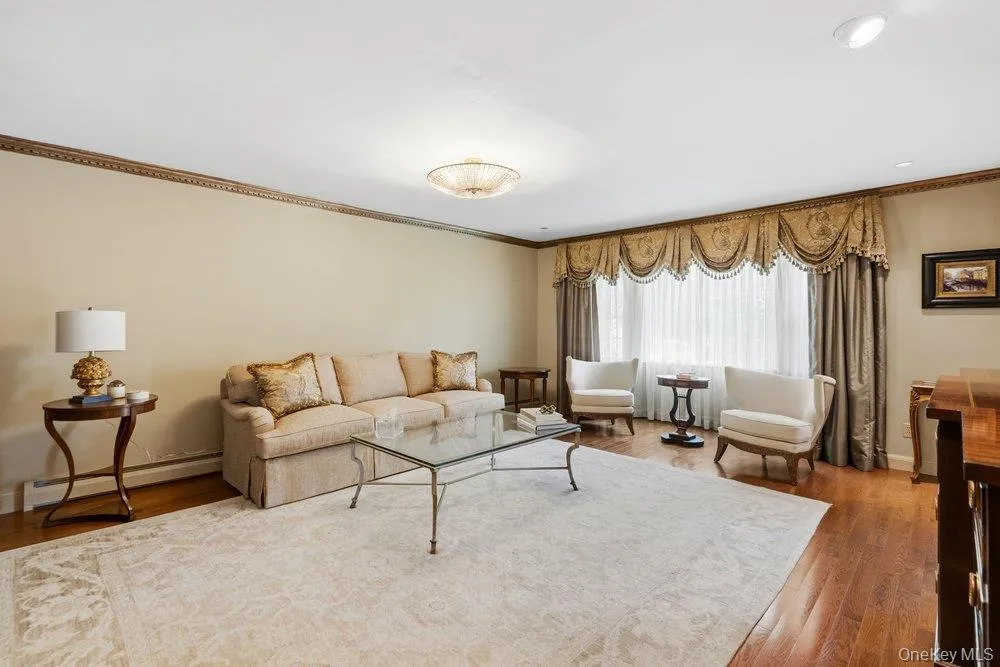 119 Plainview Road, Oyster Bay, NY, 6 Bedrooms Bedrooms, 12 Rooms Rooms,4 BathroomsBathrooms,Residential,For Rent,Plainview,0,1005538 119 Plainview Road, Oyster Bay, NY, 6 Bedrooms Bedrooms, 12 Rooms Rooms,4 BathroomsBathrooms,Residential,For Rent,Plainview,0,1005538