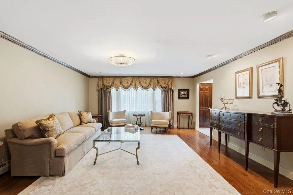 119 Plainview Road, Oyster Bay, NY, 6 Bedrooms Bedrooms, 12 Rooms Rooms,4 BathroomsBathrooms,Residential,For Rent,Plainview,0,1005538 119 Plainview Road, Oyster Bay, NY, 6 Bedrooms Bedrooms, 12 Rooms Rooms,4 BathroomsBathrooms,Residential,For Rent,Plainview,0,1005538