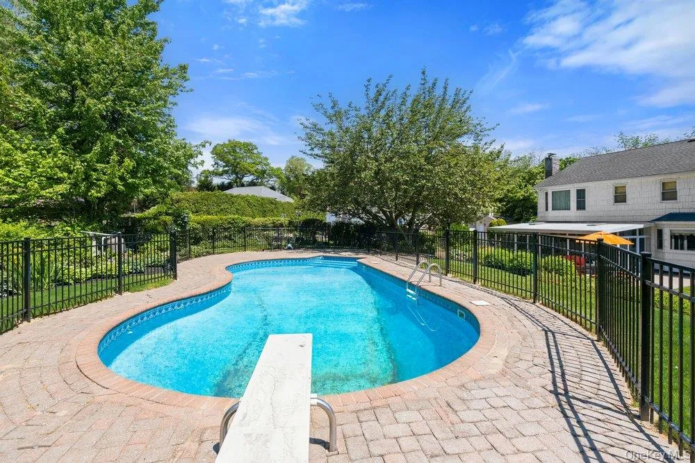 119 Plainview Road, Oyster Bay, NY, 6 Bedrooms Bedrooms, 12 Rooms Rooms,4 BathroomsBathrooms,Residential,For Rent,Plainview,0,1005538 119 Plainview Road, Oyster Bay, NY, 6 Bedrooms Bedrooms, 12 Rooms Rooms,4 BathroomsBathrooms,Residential,For Rent,Plainview,0,1005538