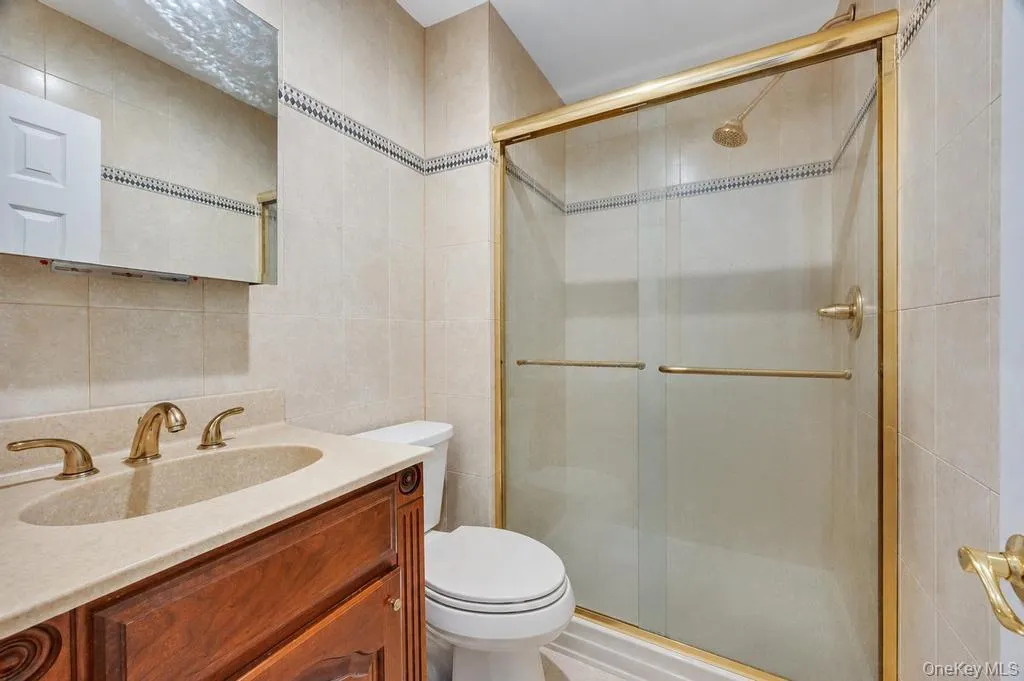 2nd Bathoom 2nd Bathoom