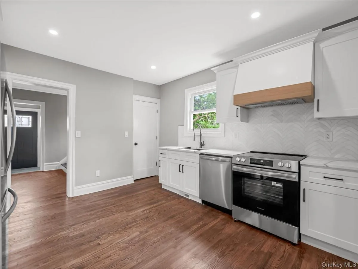 45 Edgewood Road, Hempstead, NY, 5 Bedrooms Bedrooms, 13 Rooms Rooms,2 BathroomsBathrooms,Residential,For Rent,Edgewood,0,1005547 45 Edgewood Road, Hempstead, NY, 5 Bedrooms Bedrooms, 13 Rooms Rooms,2 BathroomsBathrooms,Residential,For Rent,Edgewood,0,1005547