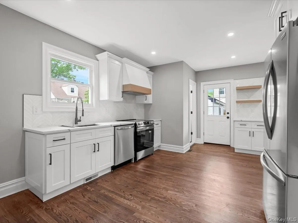 45 Edgewood Road, Hempstead, NY, 5 Bedrooms Bedrooms, 13 Rooms Rooms,2 BathroomsBathrooms,Residential,For Rent,Edgewood,0,1005547 45 Edgewood Road, Hempstead, NY, 5 Bedrooms Bedrooms, 13 Rooms Rooms,2 BathroomsBathrooms,Residential,For Rent,Edgewood,0,1005547