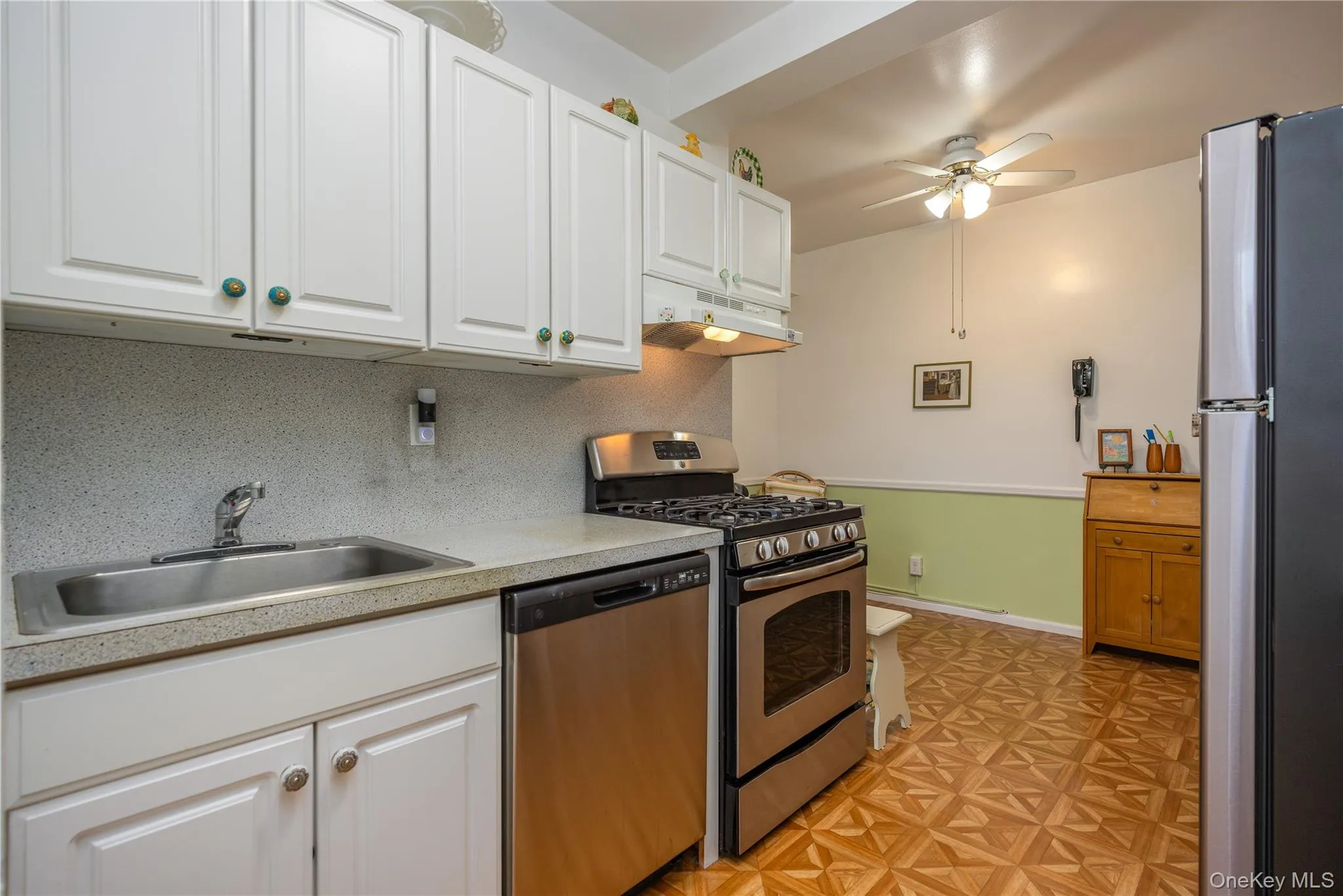 900 Palmer Road, Yonkers, NY, 2 Bedrooms Bedrooms, 5 Rooms Rooms,1 BathroomBathrooms,Residential,For Rent,Palmer,0,1005552 900 Palmer Road, Yonkers, NY, 2 Bedrooms Bedrooms, 5 Rooms Rooms,1 BathroomBathrooms,Residential,For Rent,Palmer,0,1005552