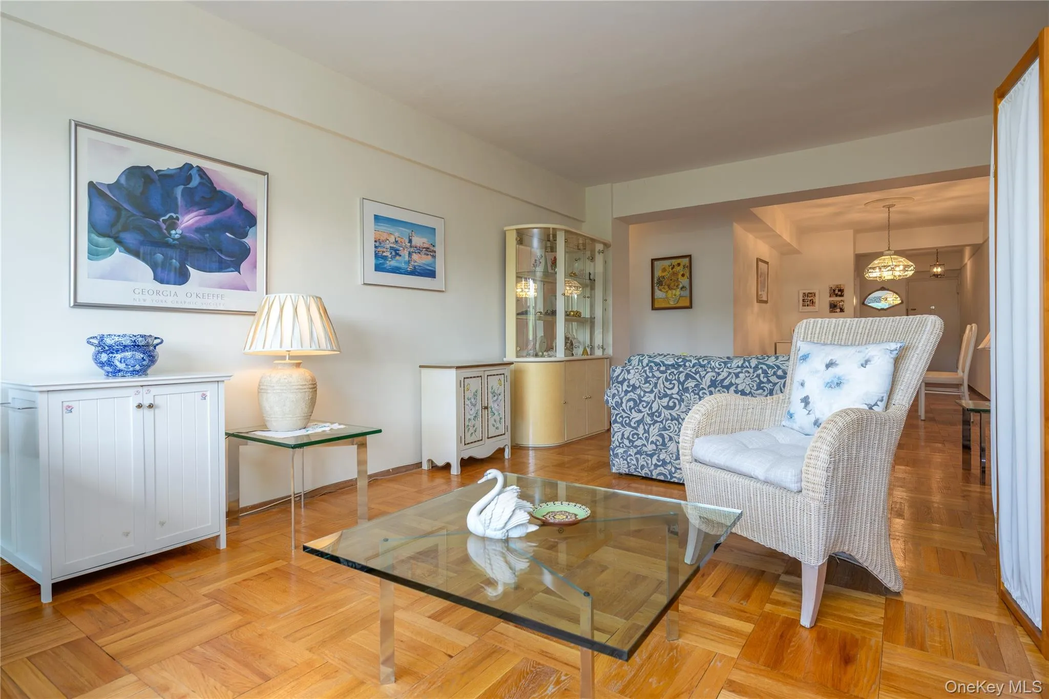 Entertain in style, or just relax in this comfortable space Entertain in style, or just relax in this comfortable space