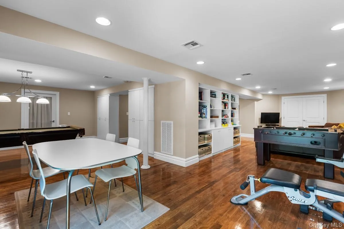 9 Ronwood Road, Ramapo, NY, 5 Bedrooms Bedrooms, 14 Rooms Rooms,3 BathroomsBathrooms,Residential,For Rent,Ronwood,0,1005553 9 Ronwood Road, Ramapo, NY, 5 Bedrooms Bedrooms, 14 Rooms Rooms,3 BathroomsBathrooms,Residential,For Rent,Ronwood,0,1005553