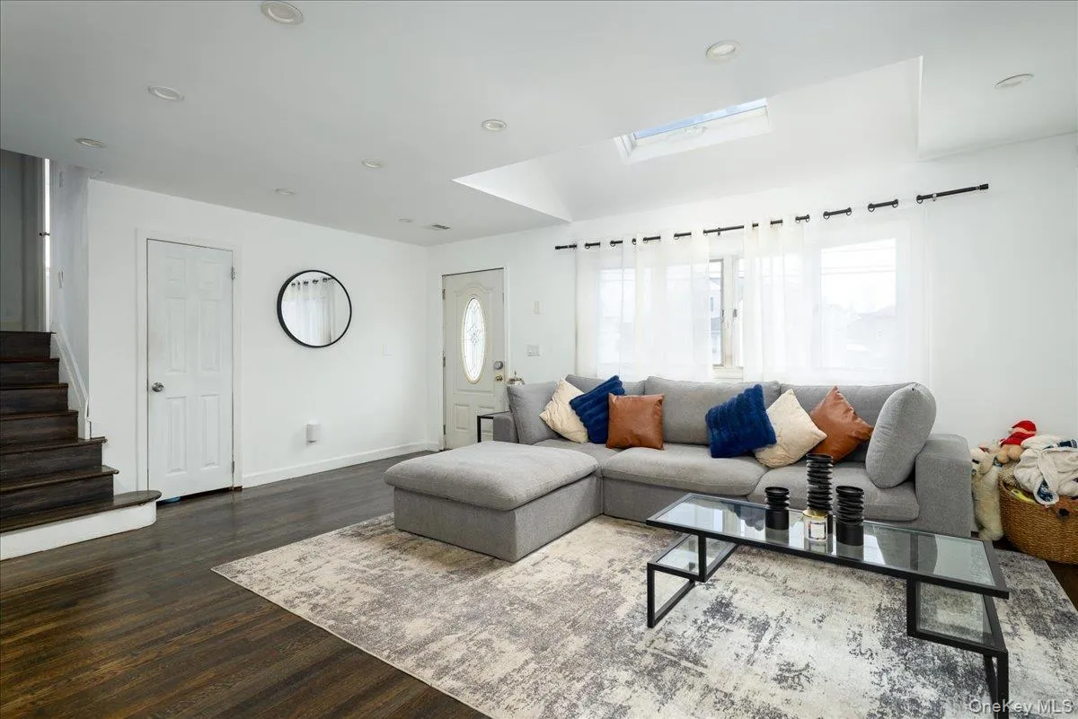 52 Martha Street, Hempstead, NY, 3 Bedrooms Bedrooms, 8 Rooms Rooms,3 BathroomsBathrooms,Residential,For Rent,Martha,0,1005561 52 Martha Street, Hempstead, NY, 3 Bedrooms Bedrooms, 8 Rooms Rooms,3 BathroomsBathrooms,Residential,For Rent,Martha,0,1005561