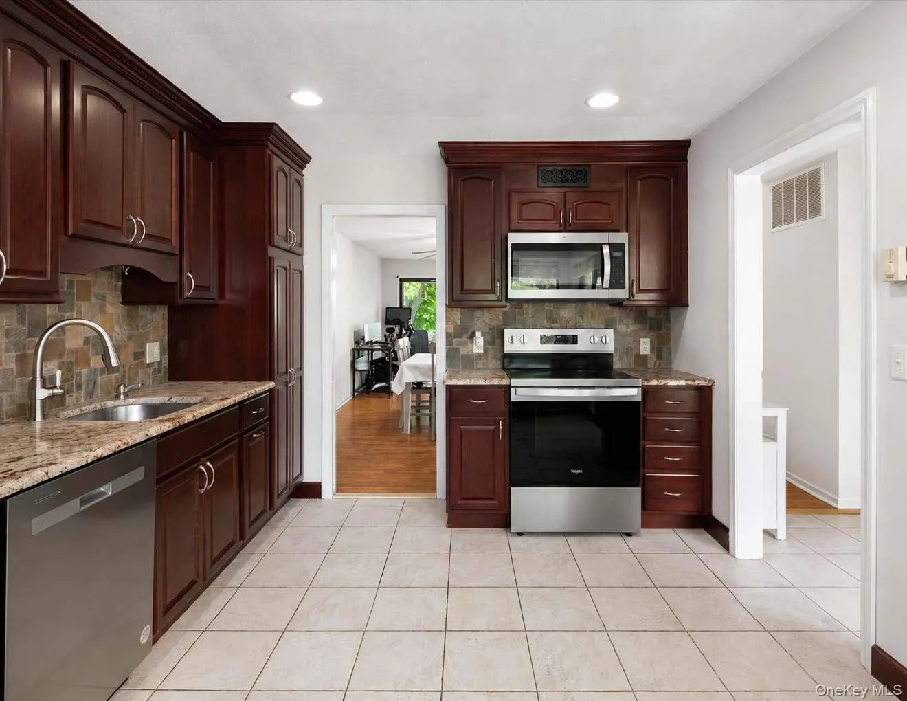 91 Heritage Hills, Somers, NY, 2 Bedrooms Bedrooms, 5 Rooms Rooms,2 BathroomsBathrooms,Residential,For Rent,Heritage,0,1005564 91 Heritage Hills, Somers, NY, 2 Bedrooms Bedrooms, 5 Rooms Rooms,2 BathroomsBathrooms,Residential,For Rent,Heritage,0,1005564