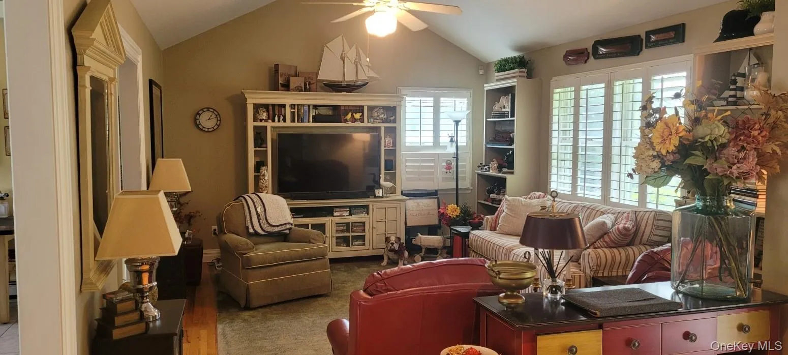 312 Riley Avenue, Riverhead, NY, 3 Bedrooms Bedrooms, 6 Rooms Rooms,2 BathroomsBathrooms,Residential,For Rent,Riley,0,1005568 312 Riley Avenue, Riverhead, NY, 3 Bedrooms Bedrooms, 6 Rooms Rooms,2 BathroomsBathrooms,Residential,For Rent,Riley,0,1005568