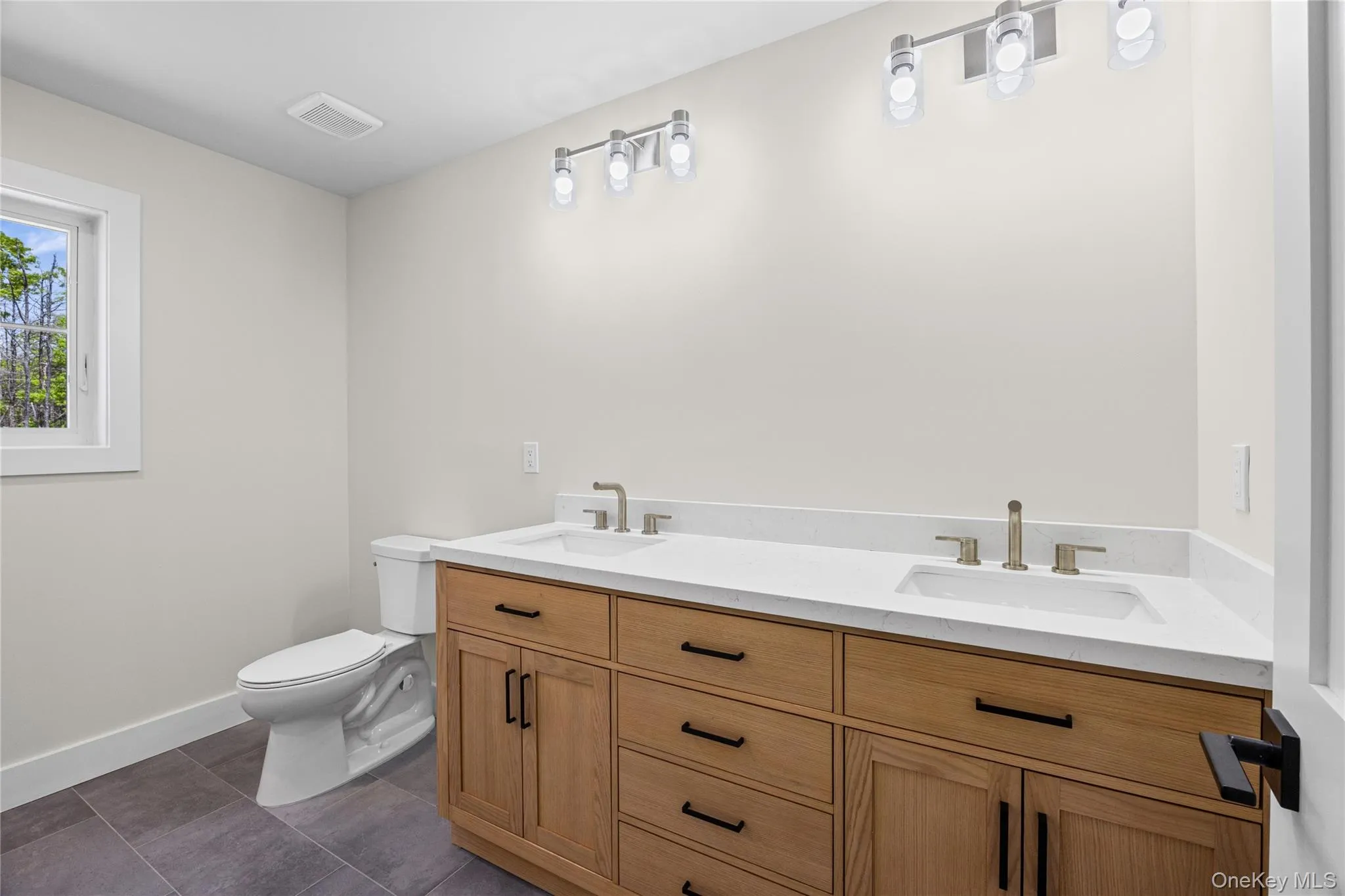 5 Jersey Avenue, Brookhaven, NY, 4 Bedrooms Bedrooms, 7 Rooms Rooms,2 BathroomsBathrooms,Residential,For Rent,Jersey,0,1005569 5 Jersey Avenue, Brookhaven, NY, 4 Bedrooms Bedrooms, 7 Rooms Rooms,2 BathroomsBathrooms,Residential,For Rent,Jersey,0,1005569