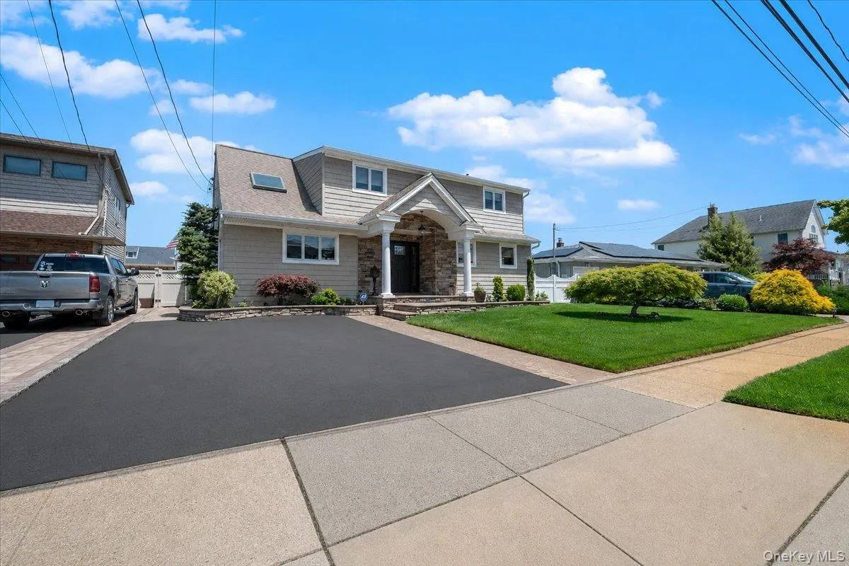 41 Jefferson Place, Oyster Bay, NY, 4 Bedrooms Bedrooms, 9 Rooms Rooms,2 BathroomsBathrooms,Residential,For Rent,Jefferson,0,1005577 41 Jefferson Place, Oyster Bay, NY, 4 Bedrooms Bedrooms, 9 Rooms Rooms,2 BathroomsBathrooms,Residential,For Rent,Jefferson,0,1005577