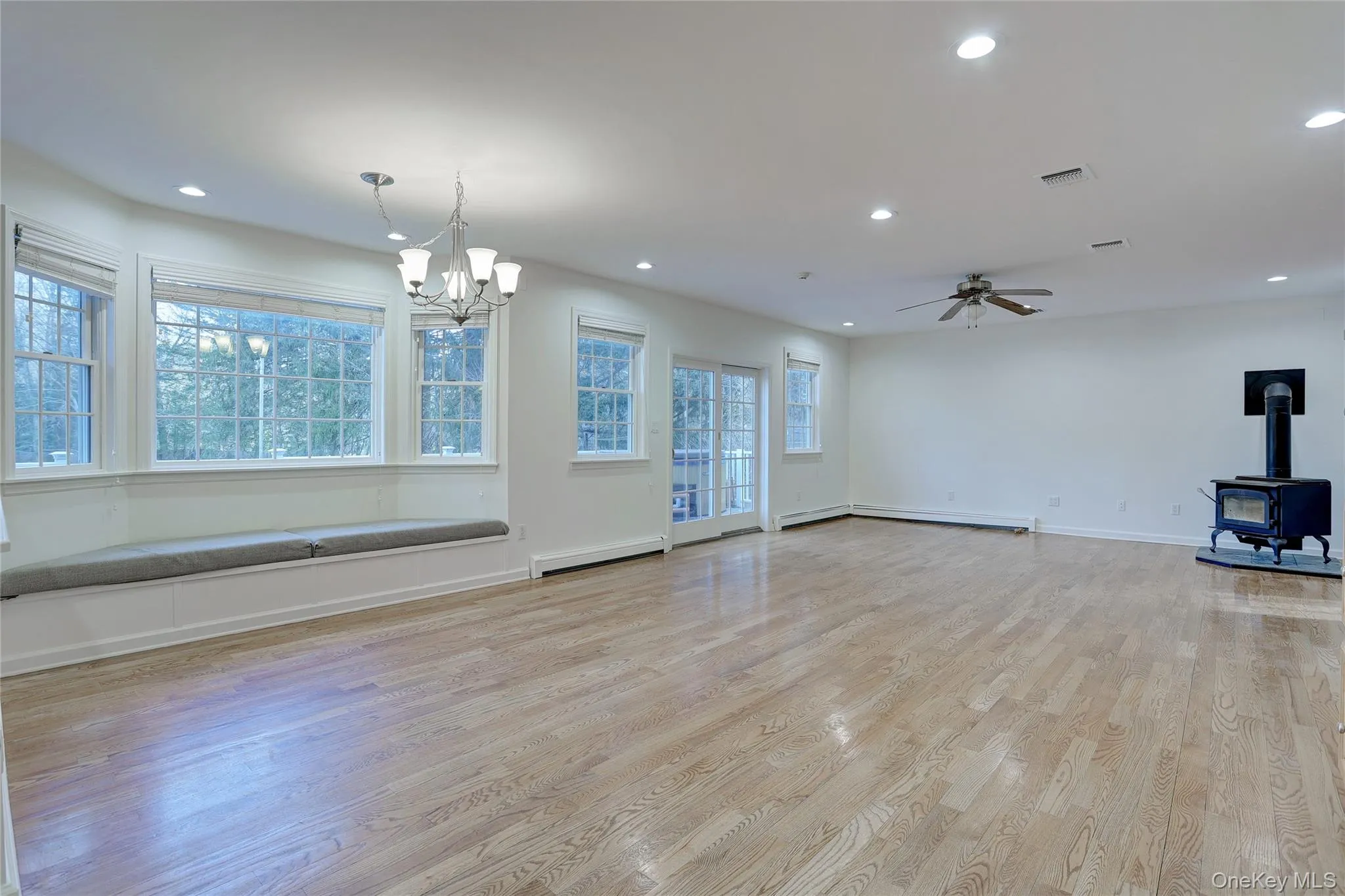 21 Mile Road, Ramapo, NY, 4 Bedrooms Bedrooms, 12 Rooms Rooms,2 BathroomsBathrooms,Residential,For Rent,Mile,0,1005578 21 Mile Road, Ramapo, NY, 4 Bedrooms Bedrooms, 12 Rooms Rooms,2 BathroomsBathrooms,Residential,For Rent,Mile,0,1005578