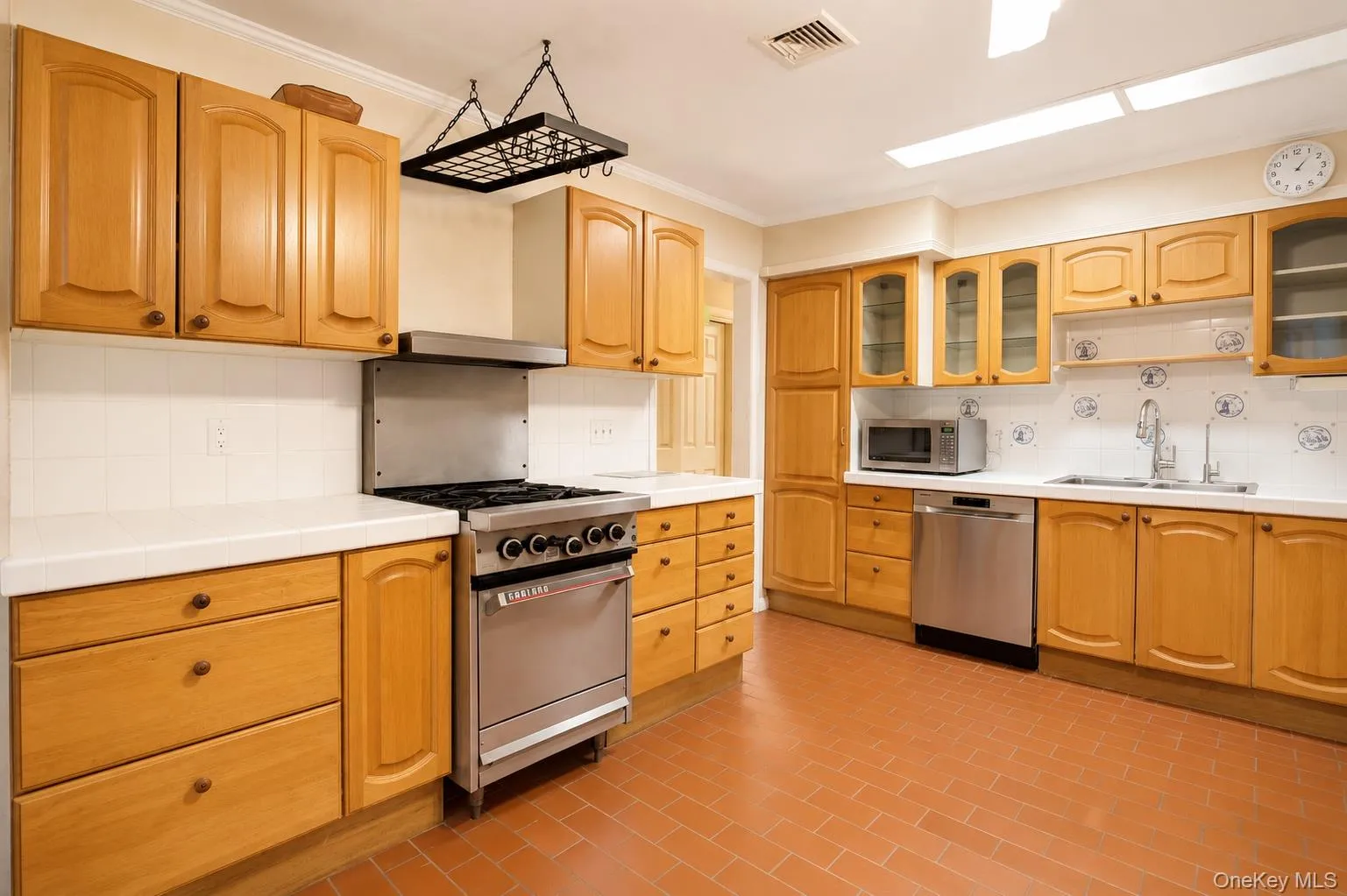 8 Swallow Avenue, Ramapo, NY, 4 Bedrooms Bedrooms, 10 Rooms Rooms,2 BathroomsBathrooms,Residential,For Rent,Swallow,0,1005587 8 Swallow Avenue, Ramapo, NY, 4 Bedrooms Bedrooms, 10 Rooms Rooms,2 BathroomsBathrooms,Residential,For Rent,Swallow,0,1005587