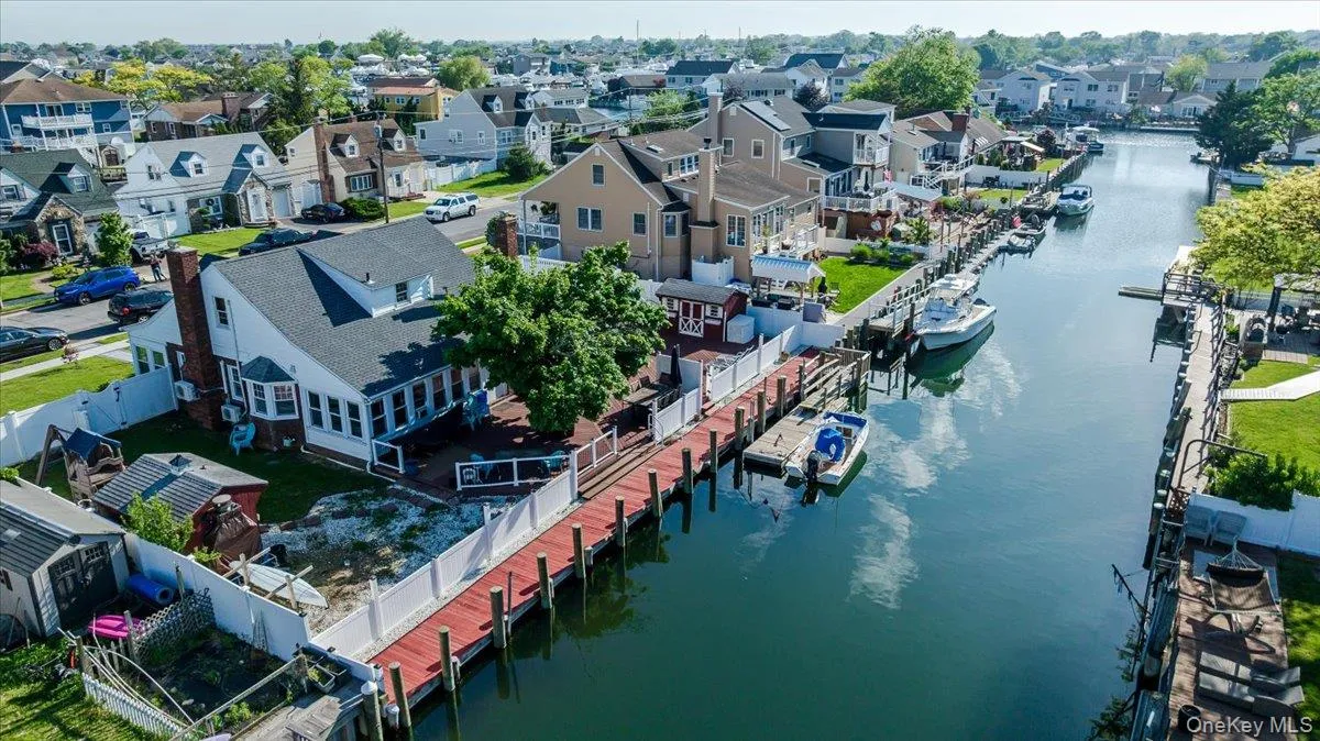 48 3rd Street, Hempstead, NY, 4 Bedrooms Bedrooms, 10 Rooms Rooms,3 BathroomsBathrooms,Residential,For Rent,3rd,0,1005588 48 3rd Street, Hempstead, NY, 4 Bedrooms Bedrooms, 10 Rooms Rooms,3 BathroomsBathrooms,Residential,For Rent,3rd,0,1005588