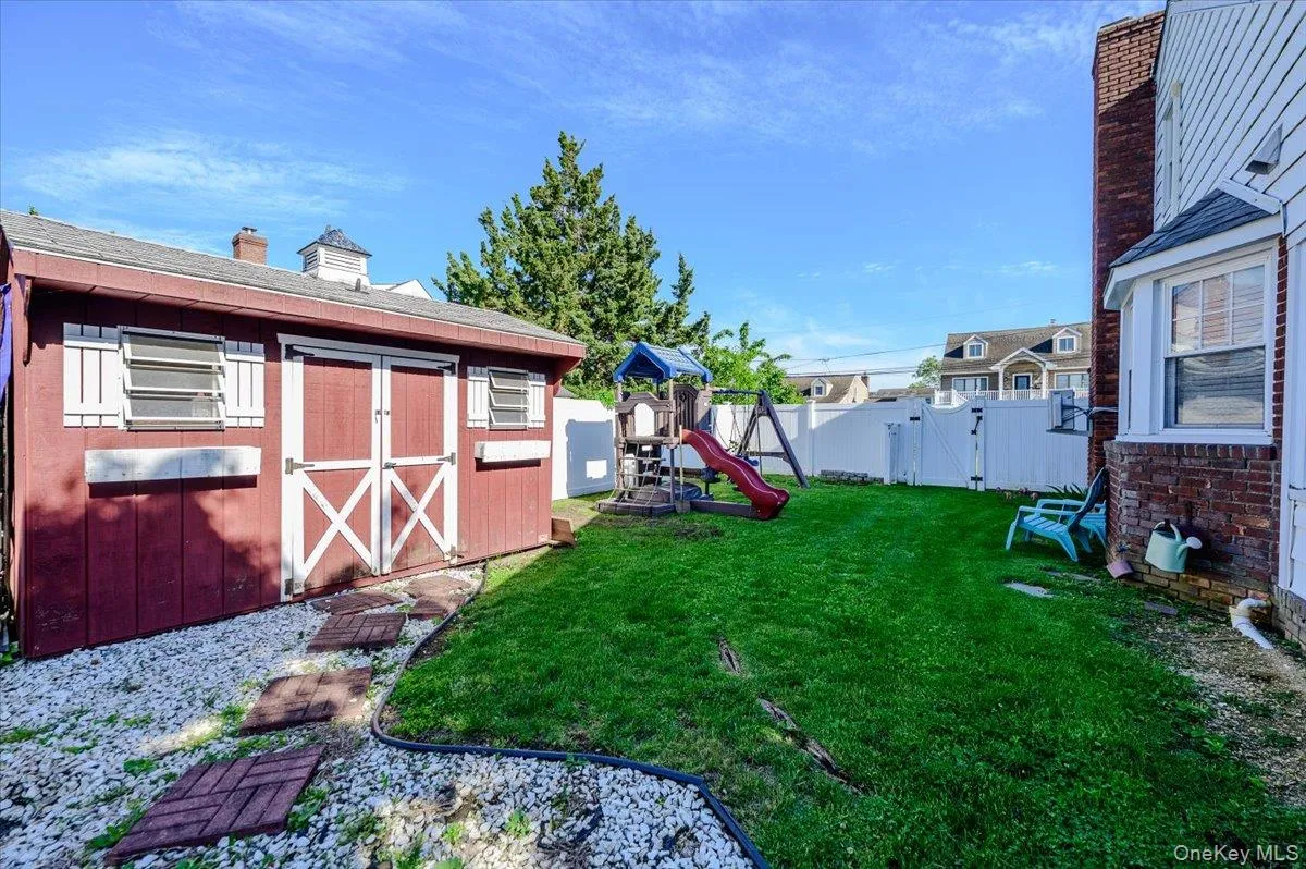 48 3rd Street, Hempstead, NY, 4 Bedrooms Bedrooms, 10 Rooms Rooms,3 BathroomsBathrooms,Residential,For Rent,3rd,0,1005588 48 3rd Street, Hempstead, NY, 4 Bedrooms Bedrooms, 10 Rooms Rooms,3 BathroomsBathrooms,Residential,For Rent,3rd,0,1005588
