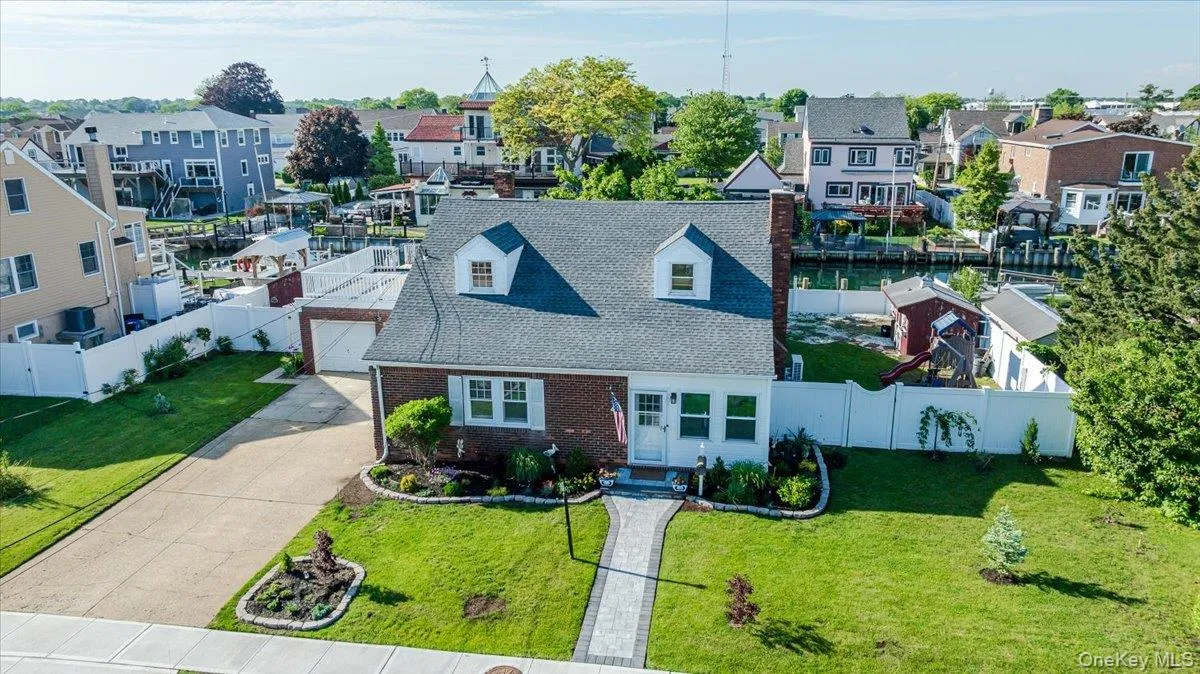 48 3rd Street, Hempstead, NY, 4 Bedrooms Bedrooms, 10 Rooms Rooms,3 BathroomsBathrooms,Residential,For Rent,3rd,0,1005588 48 3rd Street, Hempstead, NY, 4 Bedrooms Bedrooms, 10 Rooms Rooms,3 BathroomsBathrooms,Residential,For Rent,3rd,0,1005588