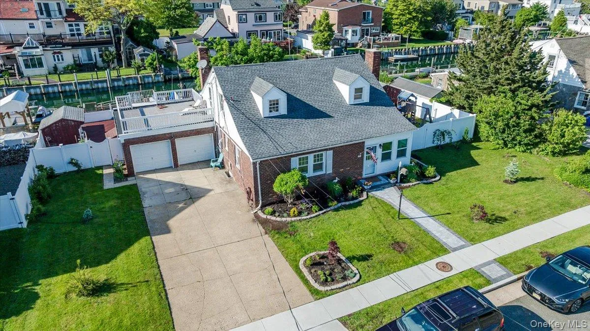48 3rd Street, Hempstead, NY, 4 Bedrooms Bedrooms, 10 Rooms Rooms,3 BathroomsBathrooms,Residential,For Rent,3rd,0,1005588 48 3rd Street, Hempstead, NY, 4 Bedrooms Bedrooms, 10 Rooms Rooms,3 BathroomsBathrooms,Residential,For Rent,3rd,0,1005588