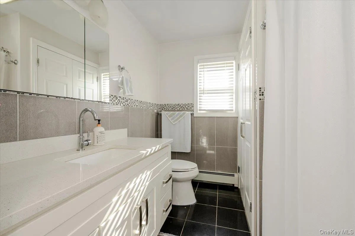 48 3rd Street, Hempstead, NY, 4 Bedrooms Bedrooms, 10 Rooms Rooms,3 BathroomsBathrooms,Residential,For Rent,3rd,0,1005588 48 3rd Street, Hempstead, NY, 4 Bedrooms Bedrooms, 10 Rooms Rooms,3 BathroomsBathrooms,Residential,For Rent,3rd,0,1005588
