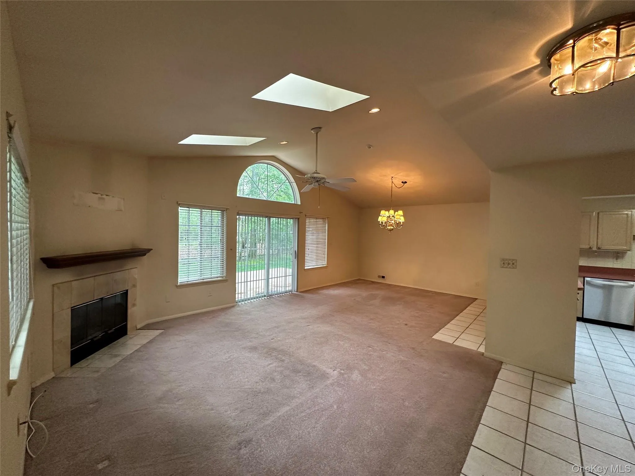 89 Rabbit Run, Brookhaven, NY, 2 Bedrooms Bedrooms, 6 Rooms Rooms,2 BathroomsBathrooms,Residential,For Rent,Rabbit,0,1005591 89 Rabbit Run, Brookhaven, NY, 2 Bedrooms Bedrooms, 6 Rooms Rooms,2 BathroomsBathrooms,Residential,For Rent,Rabbit,0,1005591