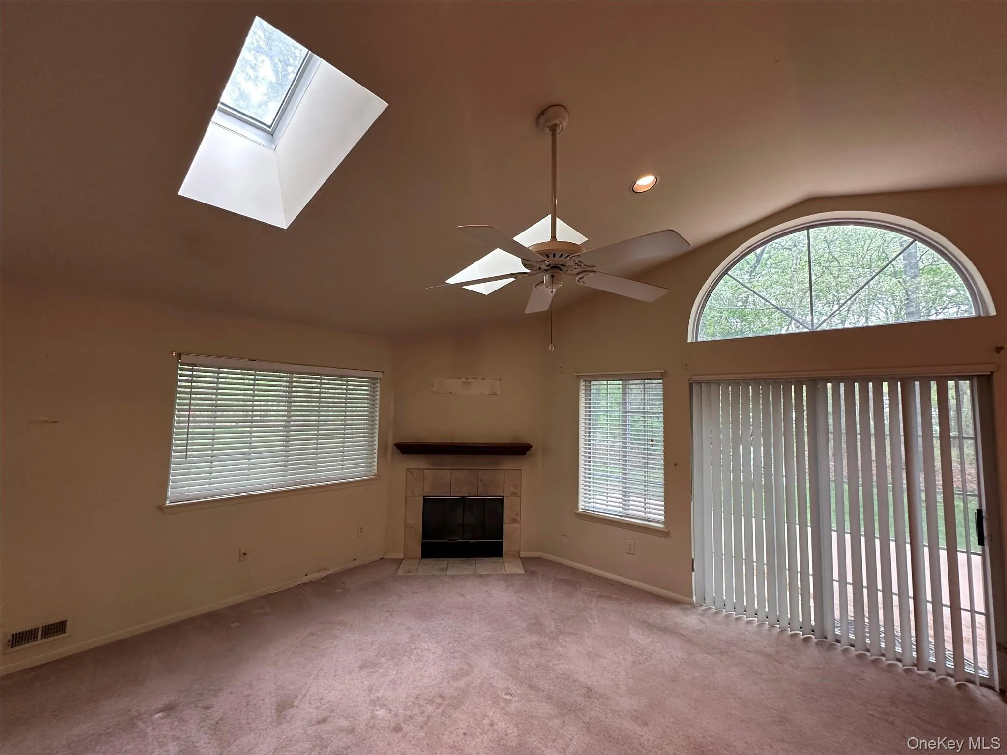 89 Rabbit Run, Brookhaven, NY, 2 Bedrooms Bedrooms, 6 Rooms Rooms,2 BathroomsBathrooms,Residential,For Rent,Rabbit,0,1005591 89 Rabbit Run, Brookhaven, NY, 2 Bedrooms Bedrooms, 6 Rooms Rooms,2 BathroomsBathrooms,Residential,For Rent,Rabbit,0,1005591