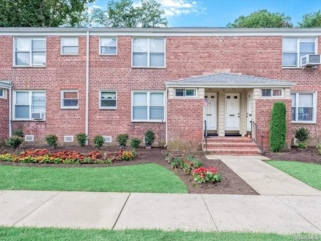 56 Edwards Street, North Hempstead, NY, 1 Bedroom Bedrooms, 3 Rooms Rooms,1 BathroomBathrooms,Residential,For Rent,Edwards,0,1005595 56 Edwards Street, North Hempstead, NY, 1 Bedroom Bedrooms, 3 Rooms Rooms,1 BathroomBathrooms,Residential,For Rent,Edwards,0,1005595