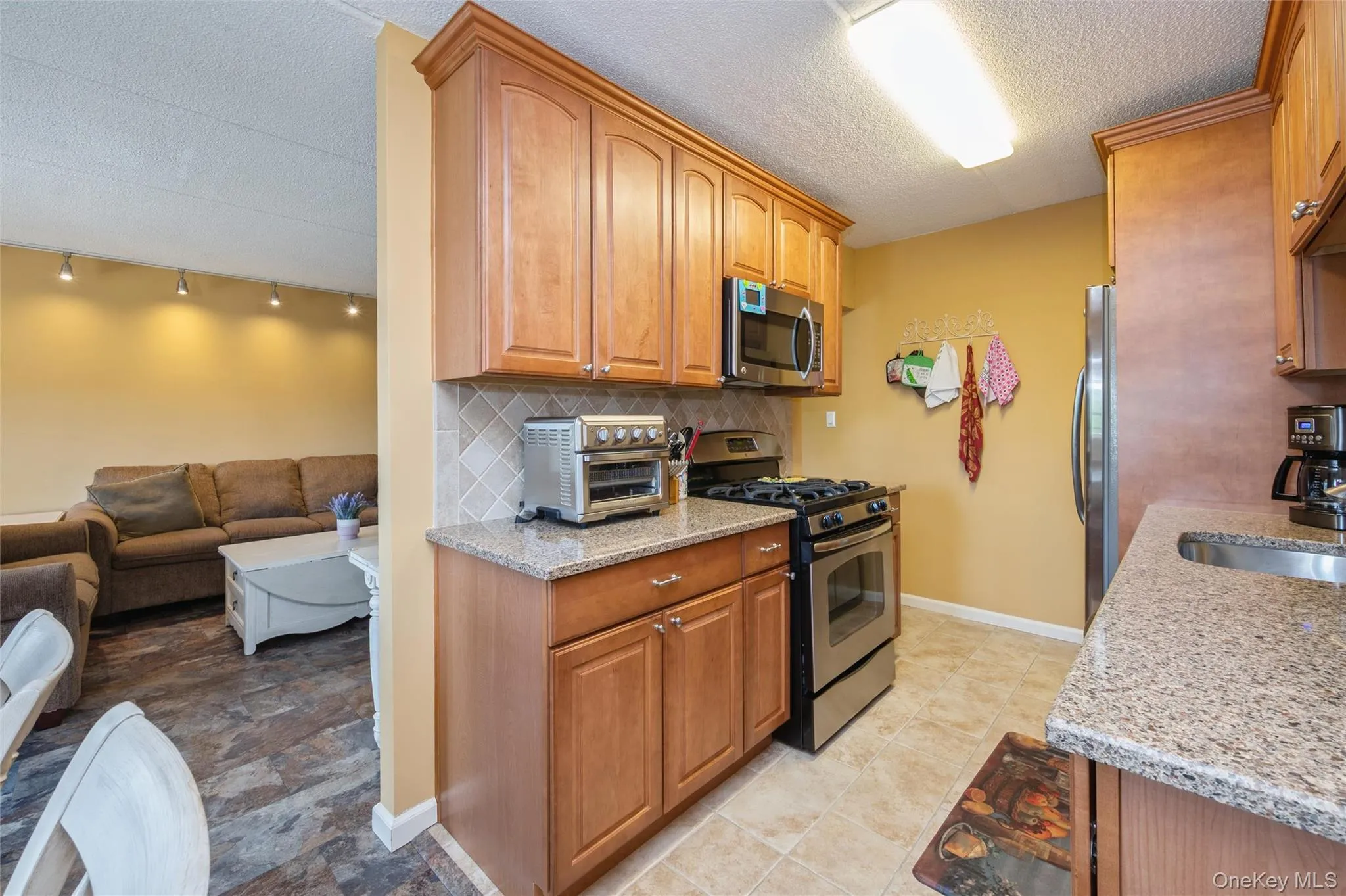 135 Post Avenue, Hempstead, NY, 2 Bedrooms Bedrooms, 5 Rooms Rooms,2 BathroomsBathrooms,Residential,For Rent,Post,0,1005598 135 Post Avenue, Hempstead, NY, 2 Bedrooms Bedrooms, 5 Rooms Rooms,2 BathroomsBathrooms,Residential,For Rent,Post,0,1005598