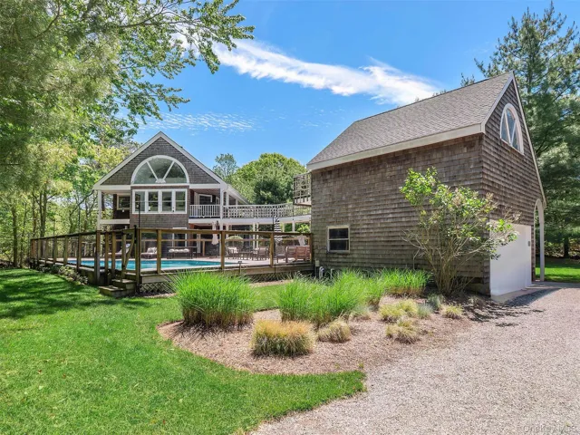 135 Old Meeting House Road, East Hampton, New York 11978