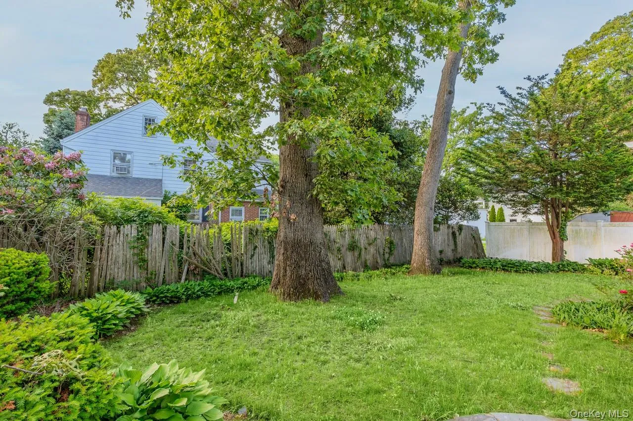 14 Chelsea Court, Hempstead, NY, 3 Bedrooms Bedrooms, 8 Rooms Rooms,2 BathroomsBathrooms,Residential,For Rent,Chelsea,0,1005614 14 Chelsea Court, Hempstead, NY, 3 Bedrooms Bedrooms, 8 Rooms Rooms,2 BathroomsBathrooms,Residential,For Rent,Chelsea,0,1005614