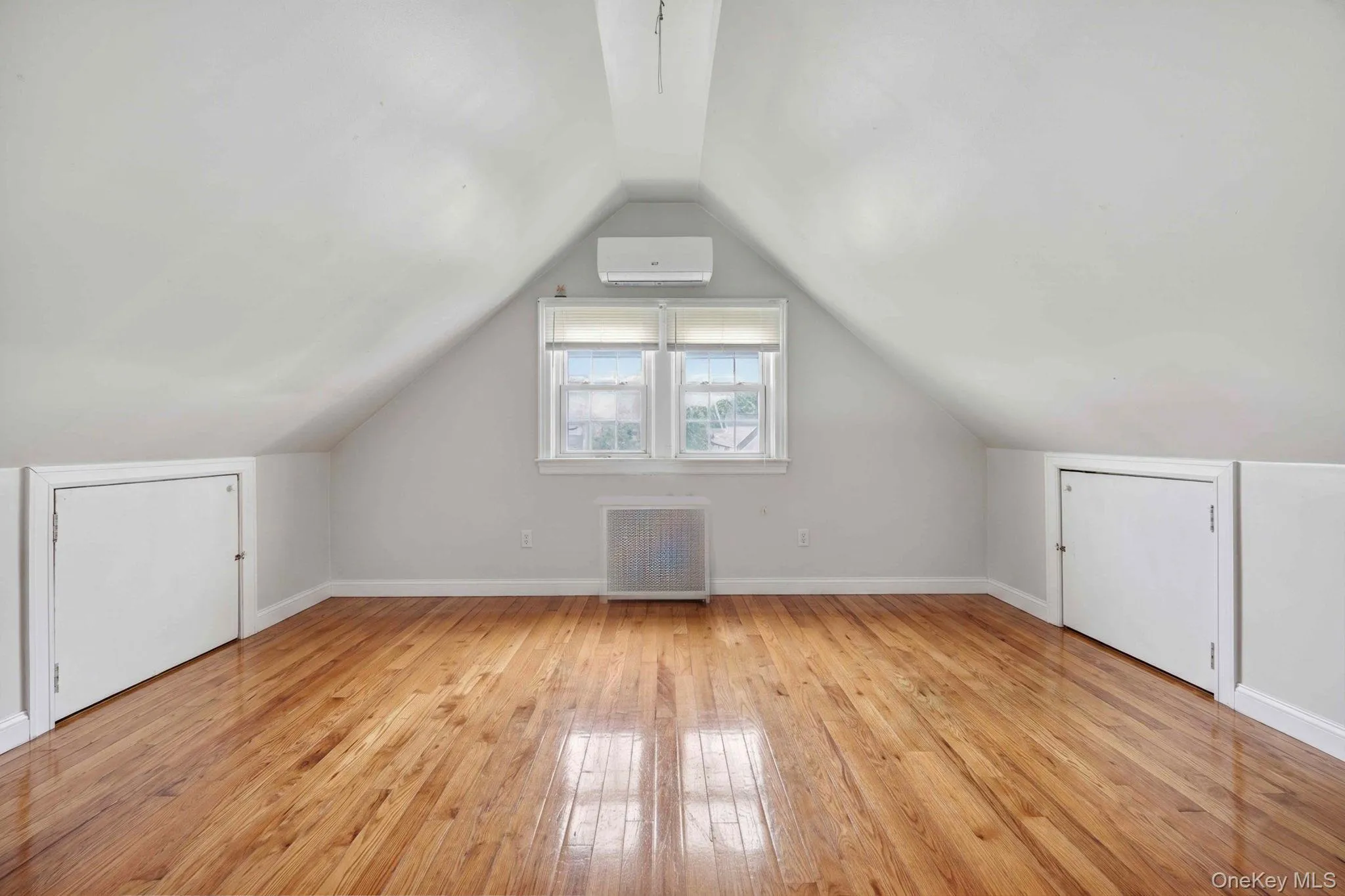 8311 Little Neck Parkway, New York, NY, 4 Bedrooms Bedrooms, 10 Rooms Rooms,3 BathroomsBathrooms,Residential,For Rent,Little Neck,0,1005623 8311 Little Neck Parkway, New York, NY, 4 Bedrooms Bedrooms, 10 Rooms Rooms,3 BathroomsBathrooms,Residential,For Rent,Little Neck,0,1005623