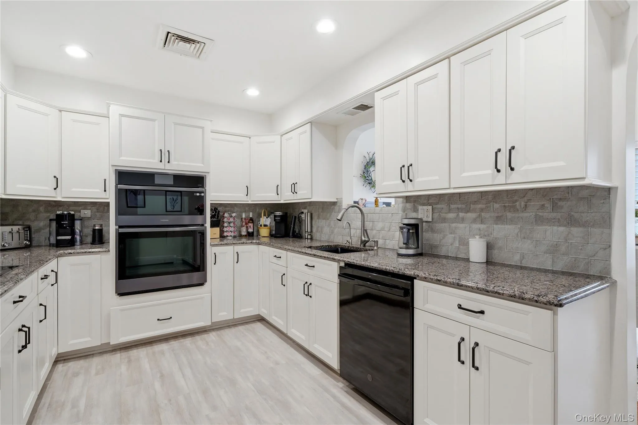 82 Sunset Road, Islip, NY, 3 Bedrooms Bedrooms, 11 Rooms Rooms,3 BathroomsBathrooms,Residential,For Rent,Sunset,0,1005625 82 Sunset Road, Islip, NY, 3 Bedrooms Bedrooms, 11 Rooms Rooms,3 BathroomsBathrooms,Residential,For Rent,Sunset,0,1005625