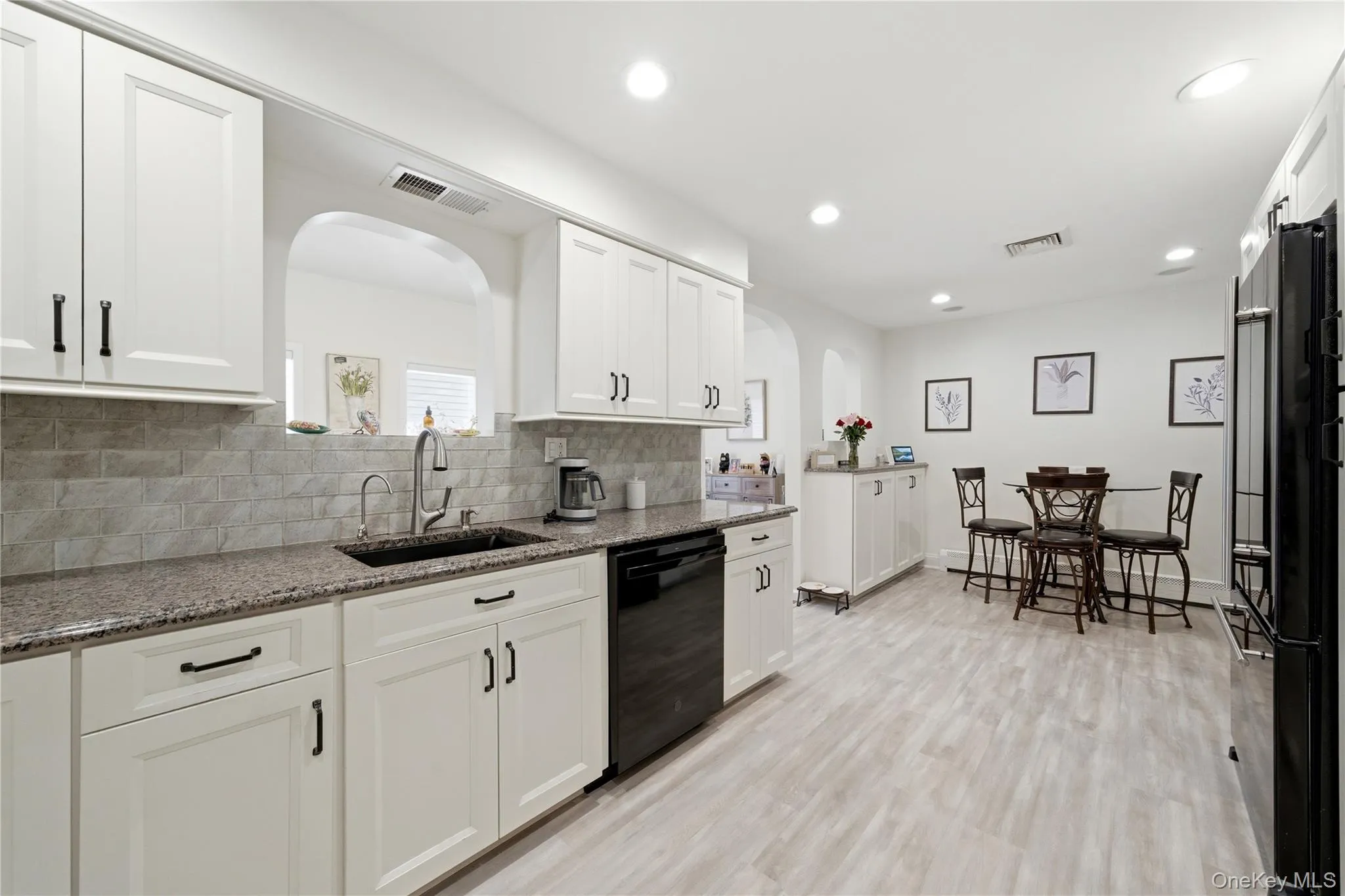 82 Sunset Road, Islip, NY, 3 Bedrooms Bedrooms, 11 Rooms Rooms,3 BathroomsBathrooms,Residential,For Rent,Sunset,0,1005625 82 Sunset Road, Islip, NY, 3 Bedrooms Bedrooms, 11 Rooms Rooms,3 BathroomsBathrooms,Residential,For Rent,Sunset,0,1005625