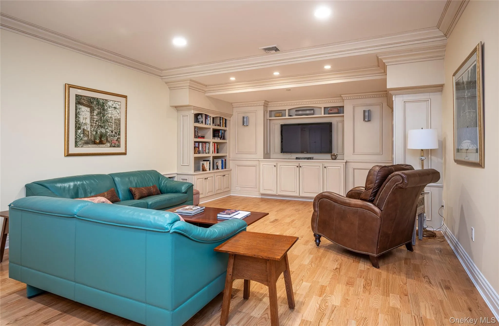 Playroom / Media room. Playroom / Media room.