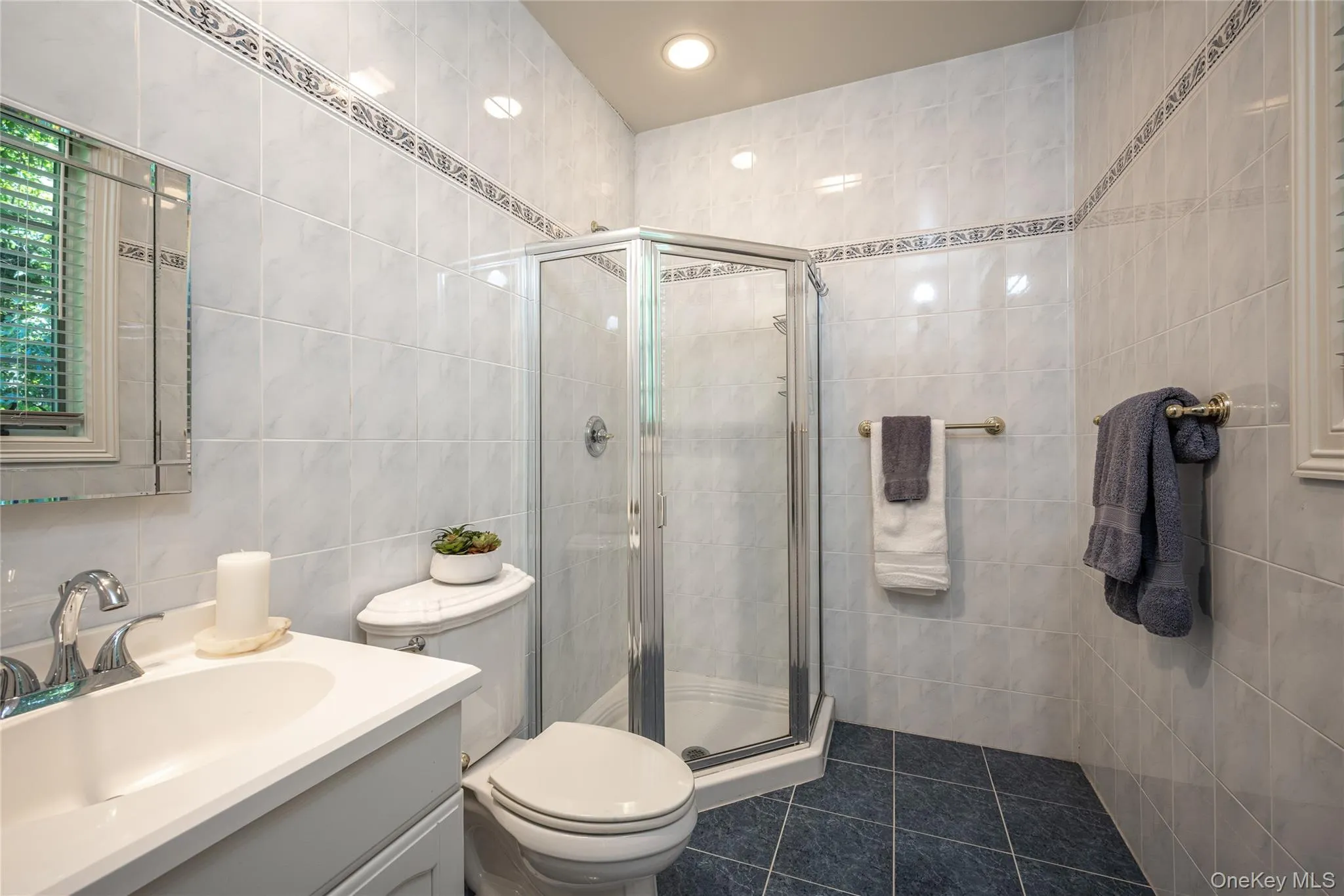 Ensuite bath. Ensuite bath.