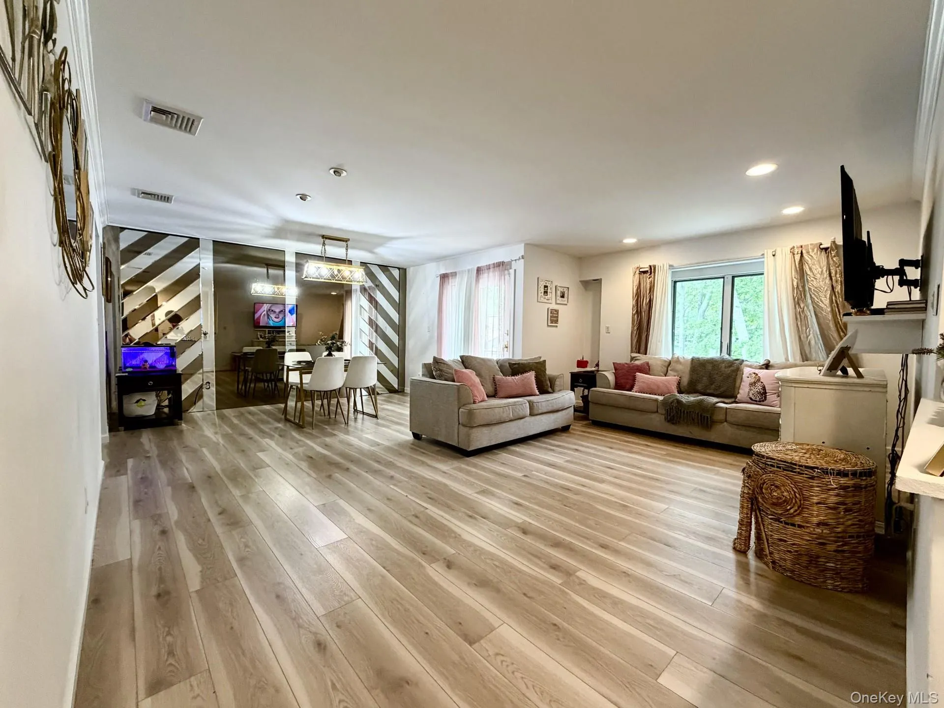 348 Clubhouse Court, Brookhaven, NY, 2 Bedrooms Bedrooms, 5 Rooms Rooms,2 BathroomsBathrooms,Residential,For Rent,Clubhouse,0,1005640 348 Clubhouse Court, Brookhaven, NY, 2 Bedrooms Bedrooms, 5 Rooms Rooms,2 BathroomsBathrooms,Residential,For Rent,Clubhouse,0,1005640