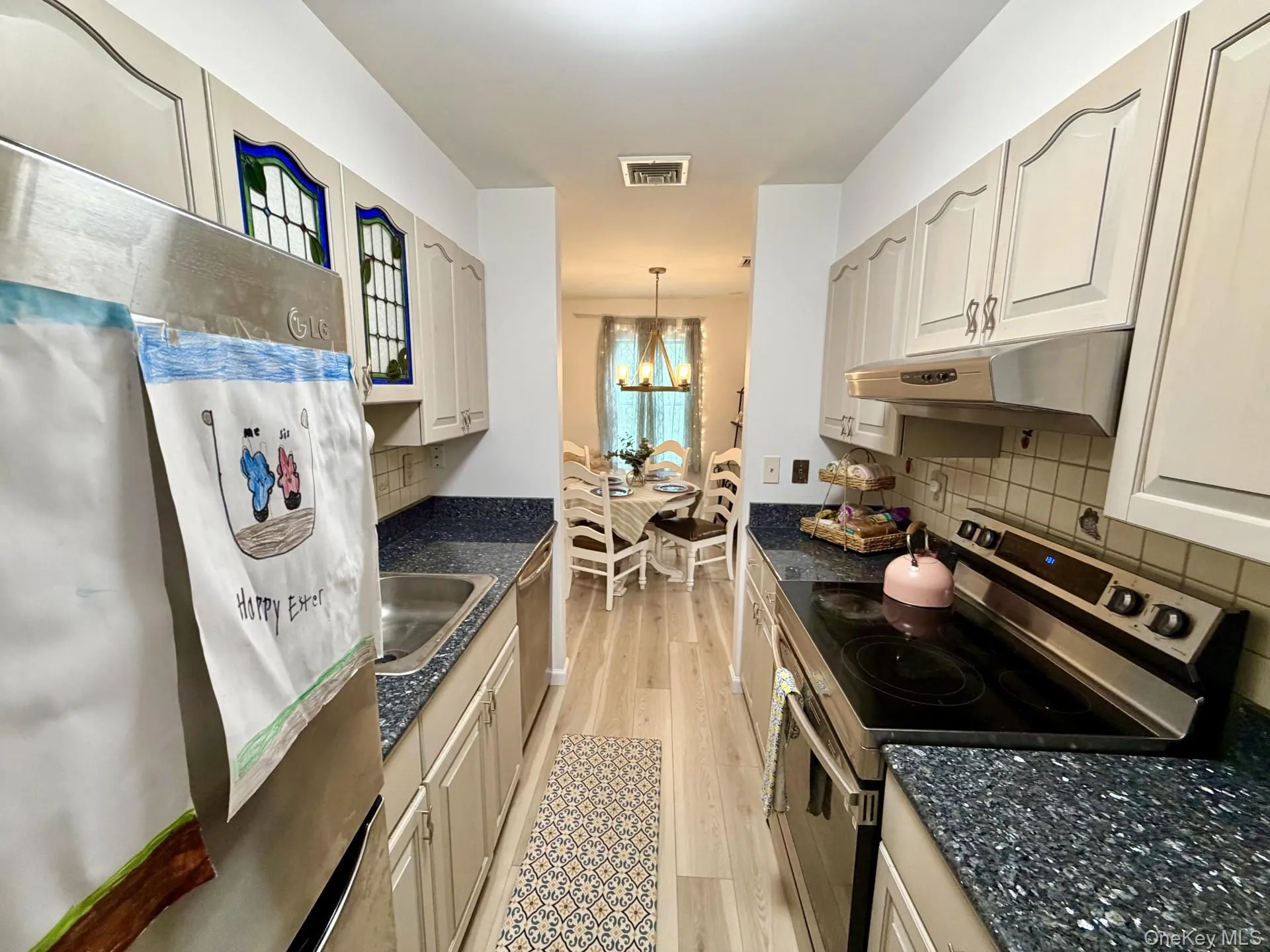 348 Clubhouse Court, Brookhaven, NY, 2 Bedrooms Bedrooms, 5 Rooms Rooms,2 BathroomsBathrooms,Residential,For Rent,Clubhouse,0,1005640 348 Clubhouse Court, Brookhaven, NY, 2 Bedrooms Bedrooms, 5 Rooms Rooms,2 BathroomsBathrooms,Residential,For Rent,Clubhouse,0,1005640