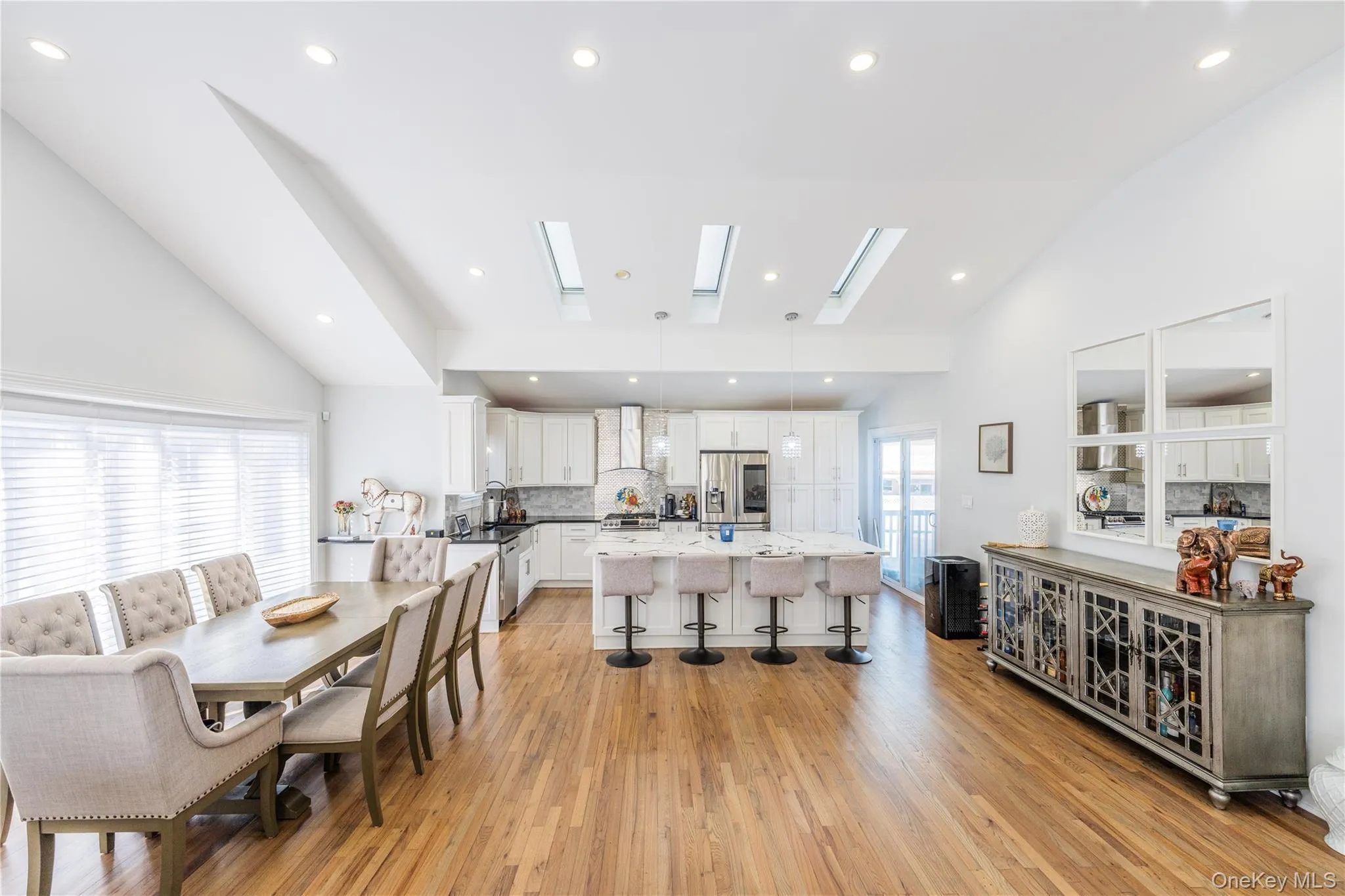 7 Dunhill Road, North Hempstead, NY, 4 Bedrooms Bedrooms, 8 Rooms Rooms,3 BathroomsBathrooms,Residential,For Rent,Dunhill,0,1005653 7 Dunhill Road, North Hempstead, NY, 4 Bedrooms Bedrooms, 8 Rooms Rooms,3 BathroomsBathrooms,Residential,For Rent,Dunhill,0,1005653
