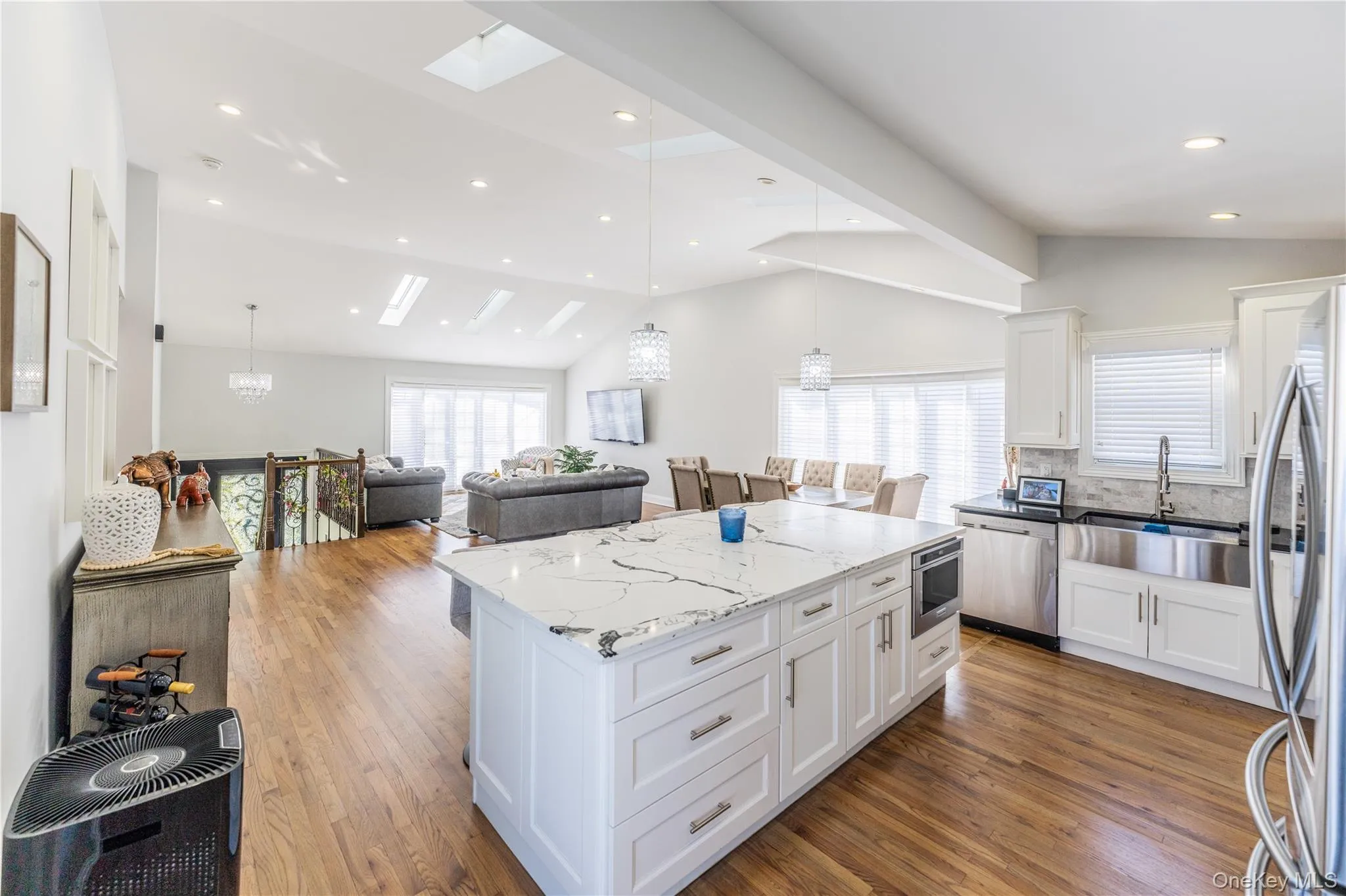 7 Dunhill Road, North Hempstead, NY, 4 Bedrooms Bedrooms, 8 Rooms Rooms,3 BathroomsBathrooms,Residential,For Rent,Dunhill,0,1005653 7 Dunhill Road, North Hempstead, NY, 4 Bedrooms Bedrooms, 8 Rooms Rooms,3 BathroomsBathrooms,Residential,For Rent,Dunhill,0,1005653