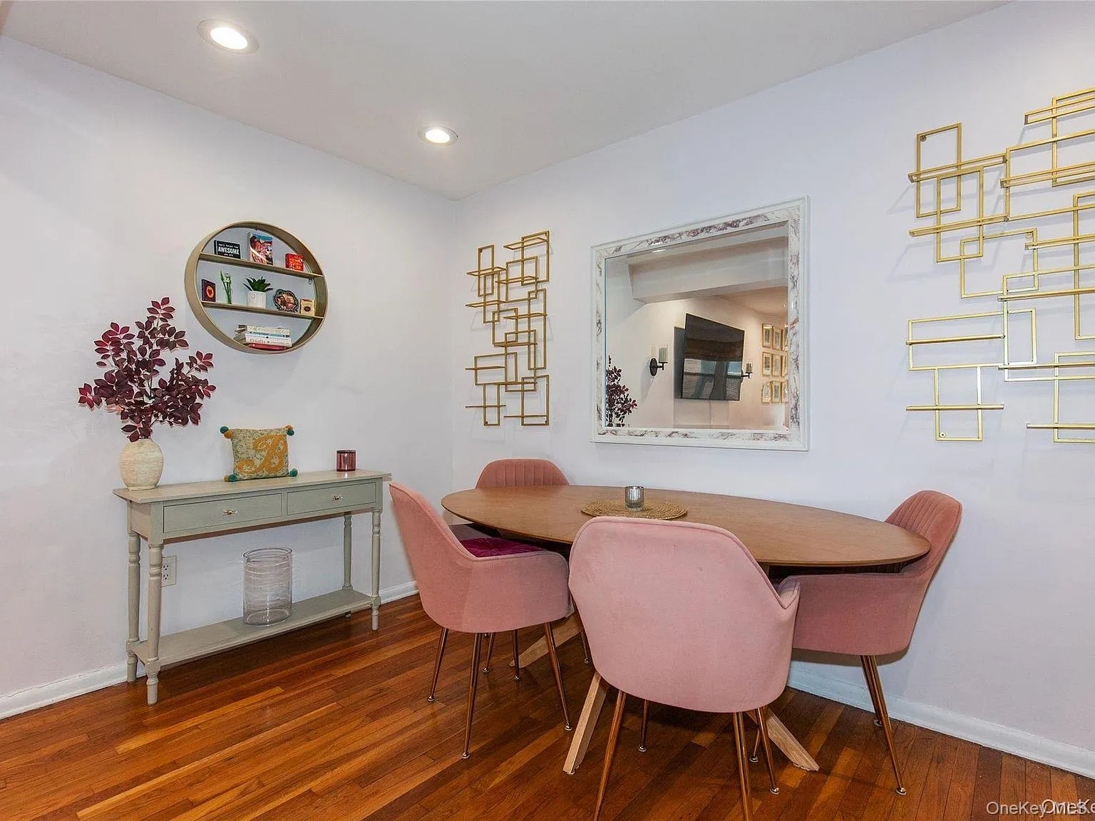 45 HILLPARK Avenue, North Hempstead, NY, 2 Bedrooms Bedrooms, 4 Rooms Rooms,1 BathroomBathrooms,Residential,For Rent,HILLPARK,0,1005668 45 HILLPARK Avenue, North Hempstead, NY, 2 Bedrooms Bedrooms, 4 Rooms Rooms,1 BathroomBathrooms,Residential,For Rent,HILLPARK,0,1005668