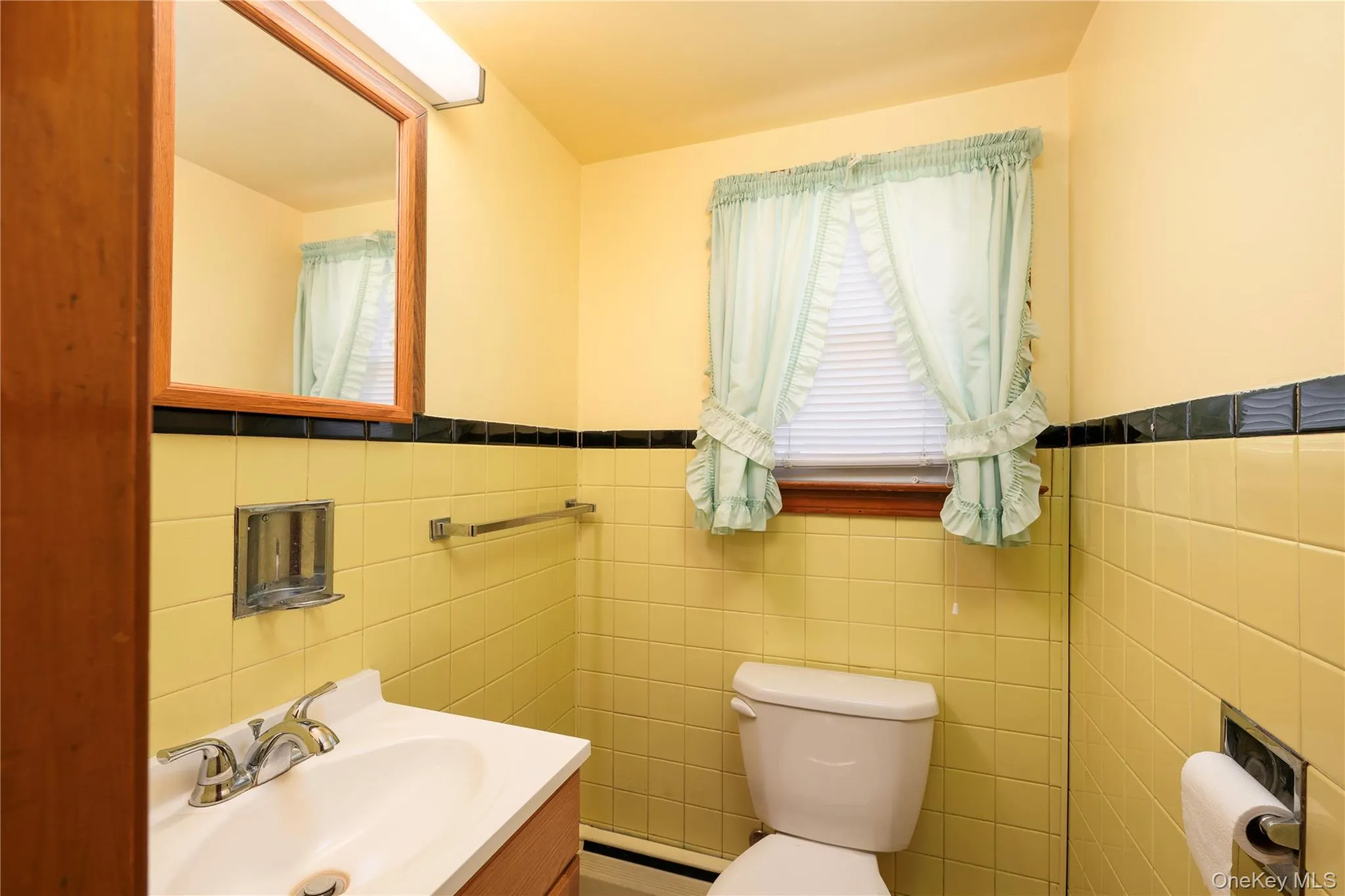 1/2 bath 1/2 bath