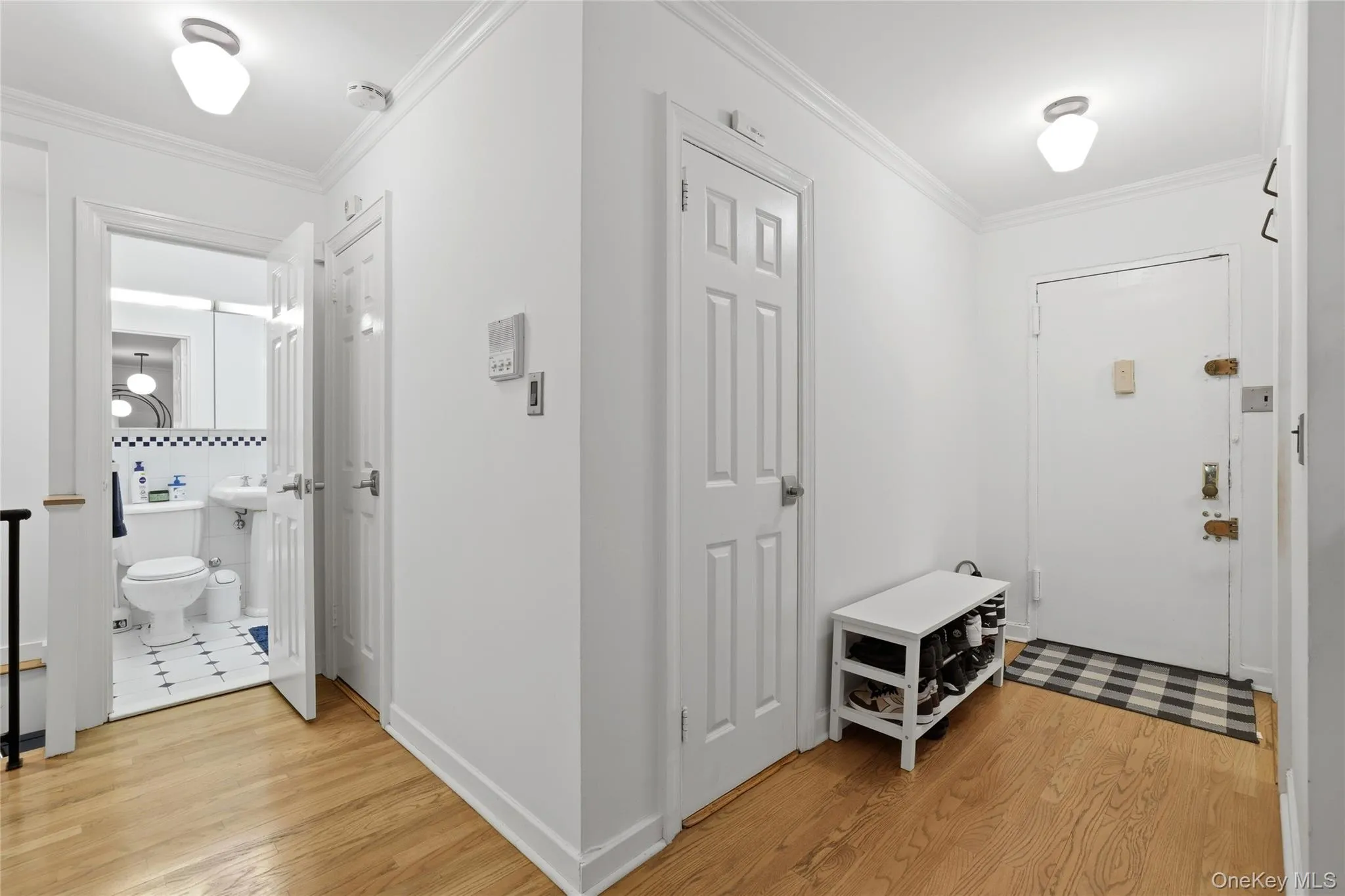 Entrance - 2nd Floor with Closet Entrance - 2nd Floor with Closet