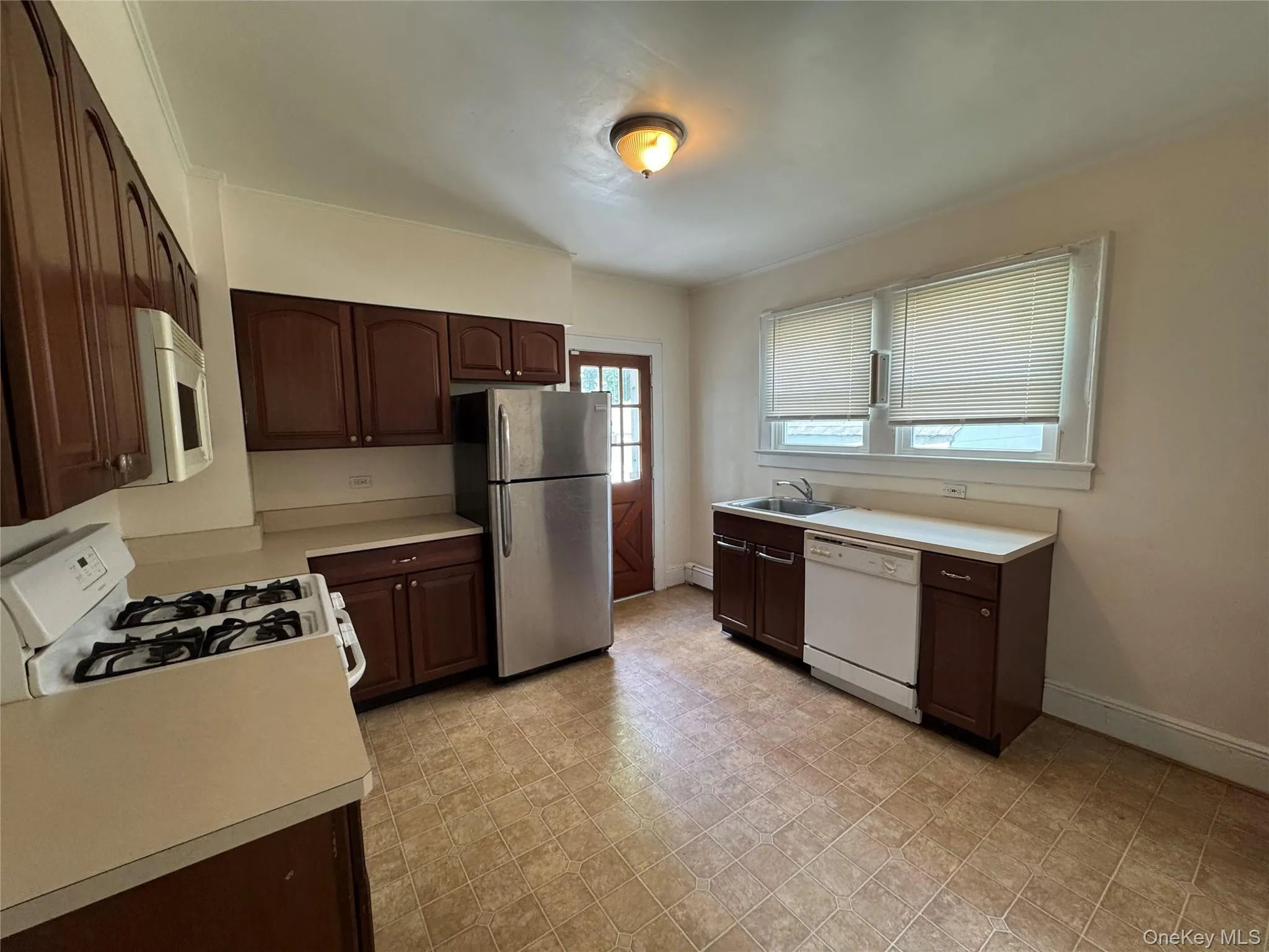 28 Sound Beach Avenue, Oyster Bay, NY, 3 Bedrooms Bedrooms, 6 Rooms Rooms,2 BathroomsBathrooms,Residential Lease,For Rent,Sound Beach,0,1005686 28 Sound Beach Avenue, Oyster Bay, NY, 3 Bedrooms Bedrooms, 6 Rooms Rooms,2 BathroomsBathrooms,Residential Lease,For Rent,Sound Beach,0,1005686