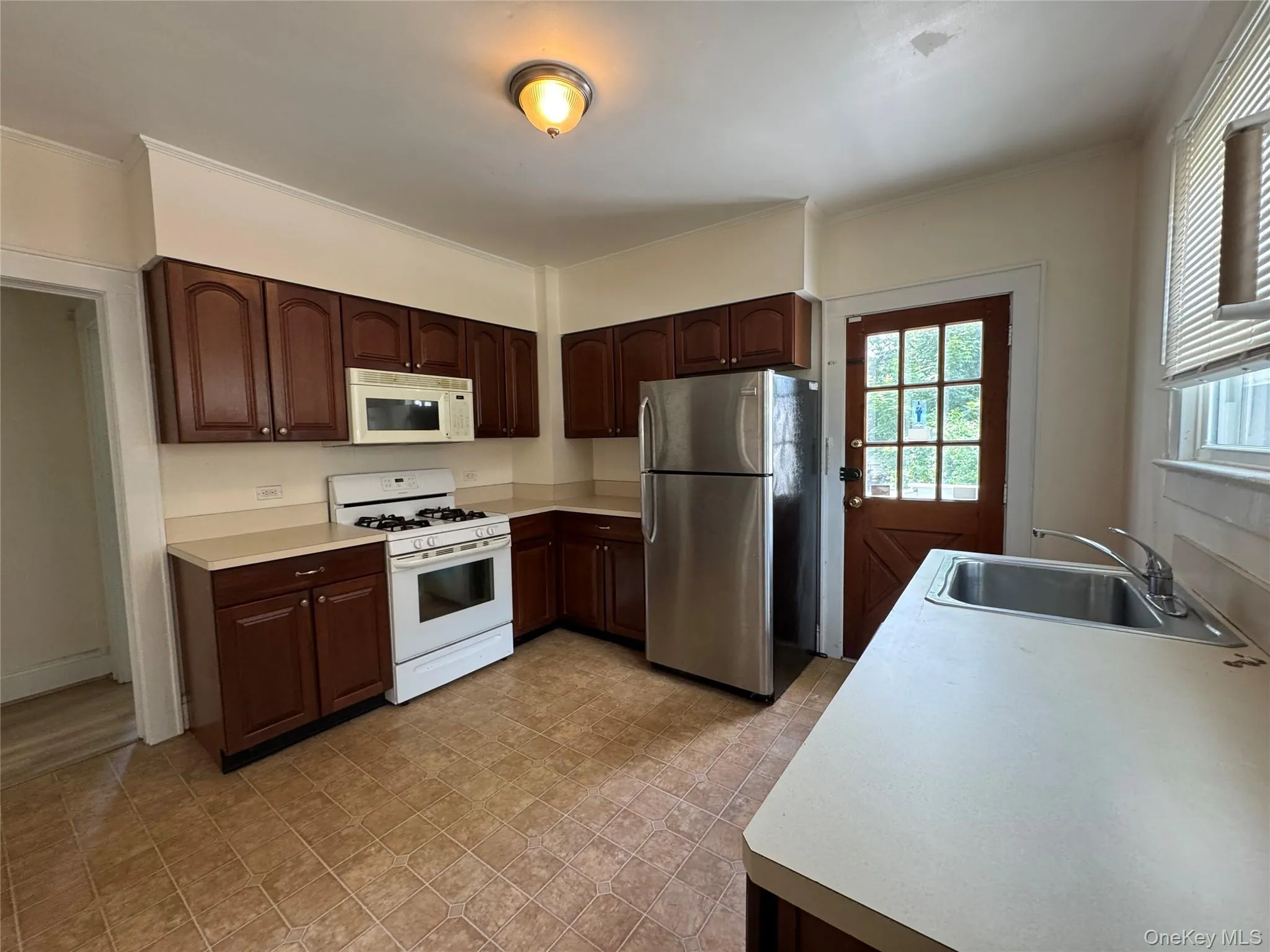 28 Sound Beach Avenue, Oyster Bay, NY, 3 Bedrooms Bedrooms, 6 Rooms Rooms,2 BathroomsBathrooms,Residential Lease,For Rent,Sound Beach,0,1005686 28 Sound Beach Avenue, Oyster Bay, NY, 3 Bedrooms Bedrooms, 6 Rooms Rooms,2 BathroomsBathrooms,Residential Lease,For Rent,Sound Beach,0,1005686