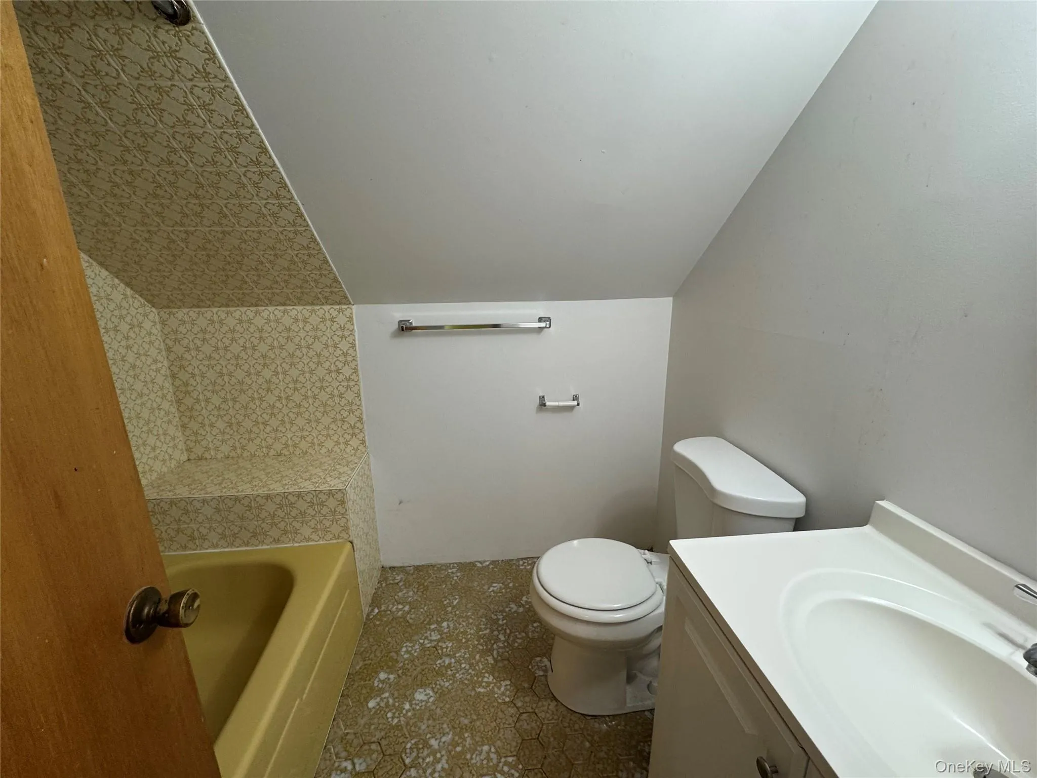 28 Sound Beach Avenue, Oyster Bay, NY, 3 Bedrooms Bedrooms, 6 Rooms Rooms,2 BathroomsBathrooms,Residential Lease,For Rent,Sound Beach,0,1005686 28 Sound Beach Avenue, Oyster Bay, NY, 3 Bedrooms Bedrooms, 6 Rooms Rooms,2 BathroomsBathrooms,Residential Lease,For Rent,Sound Beach,0,1005686