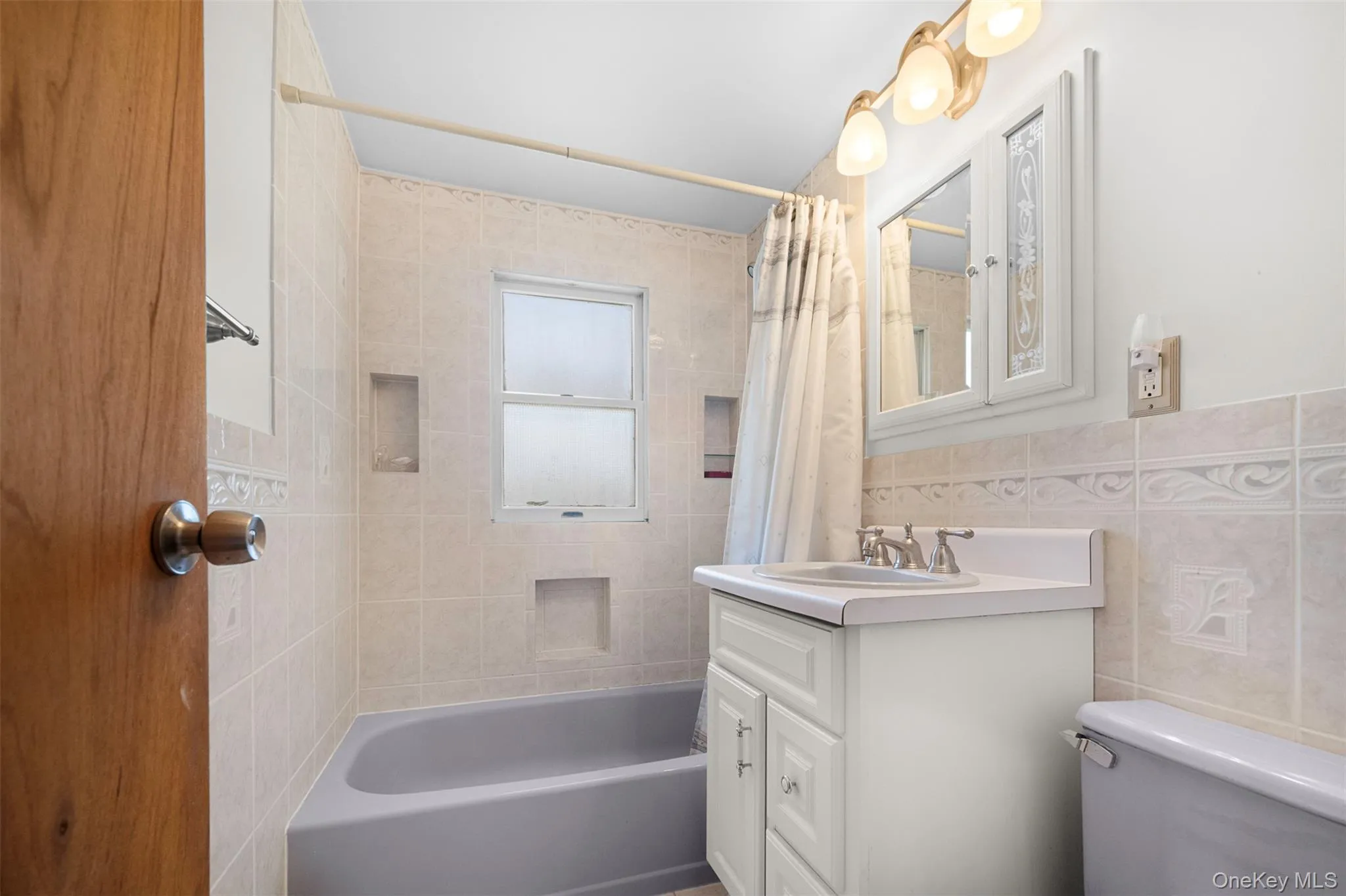 11 Balsam Lane, Hempstead, NY, 4 Bedrooms Bedrooms, 8 Rooms Rooms,2 BathroomsBathrooms,Residential,For Rent,Balsam,0,1005689 11 Balsam Lane, Hempstead, NY, 4 Bedrooms Bedrooms, 8 Rooms Rooms,2 BathroomsBathrooms,Residential,For Rent,Balsam,0,1005689