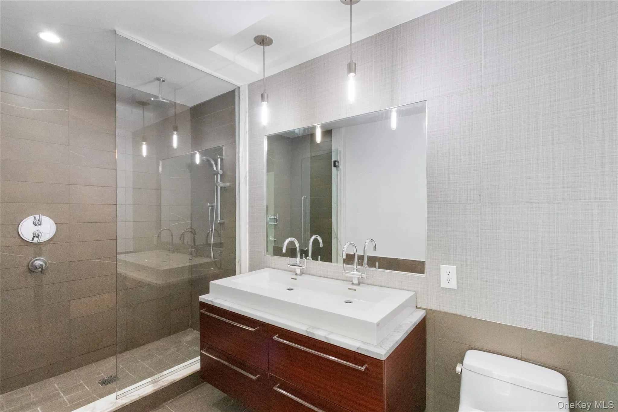 24-15 Queens Plaza, New York, NY, 2 Bedrooms Bedrooms, 5 Rooms Rooms,2 BathroomsBathrooms,Residential Lease,For Rent,Queens,0,1005690 24-15 Queens Plaza, New York, NY, 2 Bedrooms Bedrooms, 5 Rooms Rooms,2 BathroomsBathrooms,Residential Lease,For Rent,Queens,0,1005690